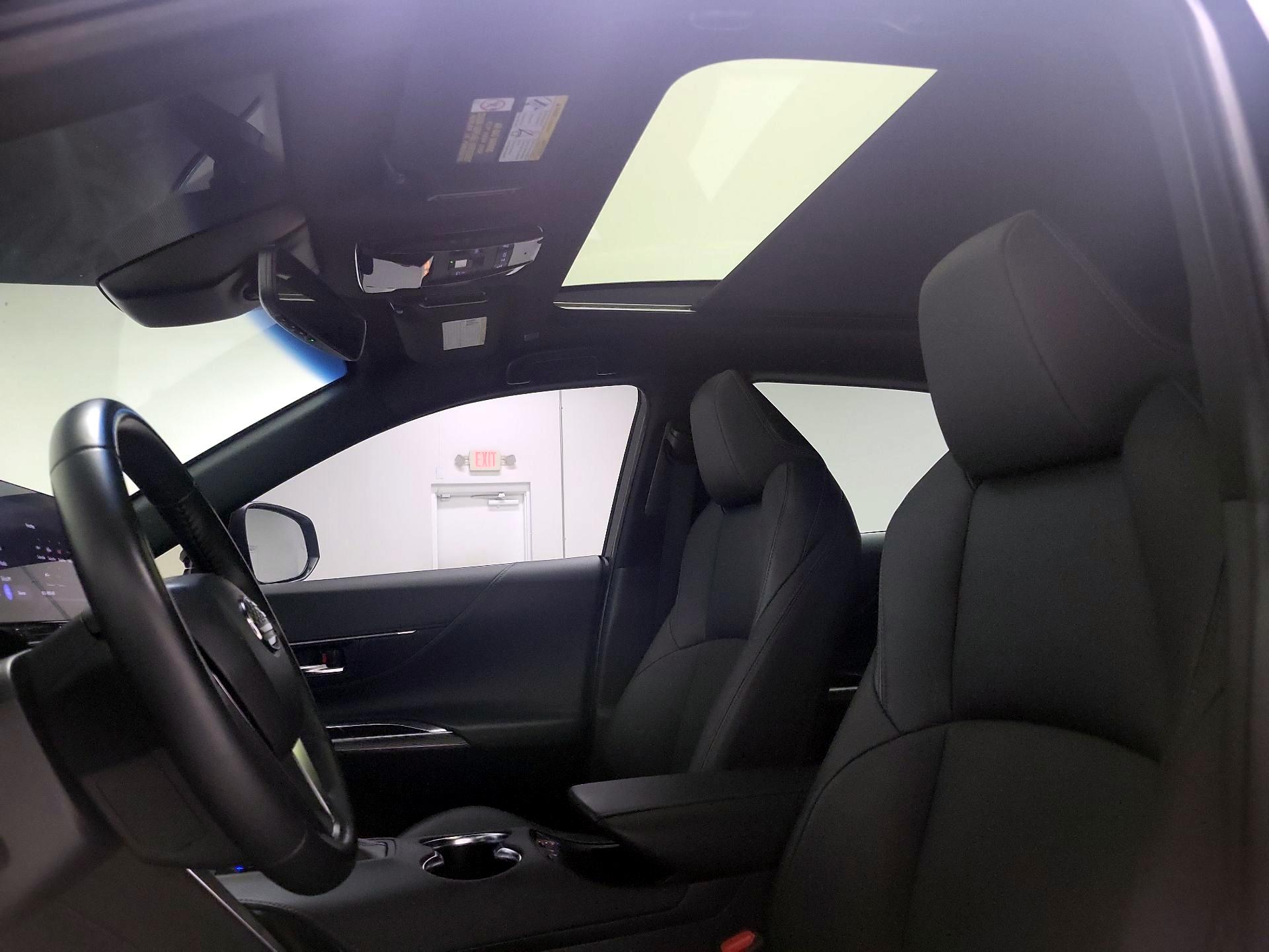 Thumbnail: 2023 Toyota Venza - 20