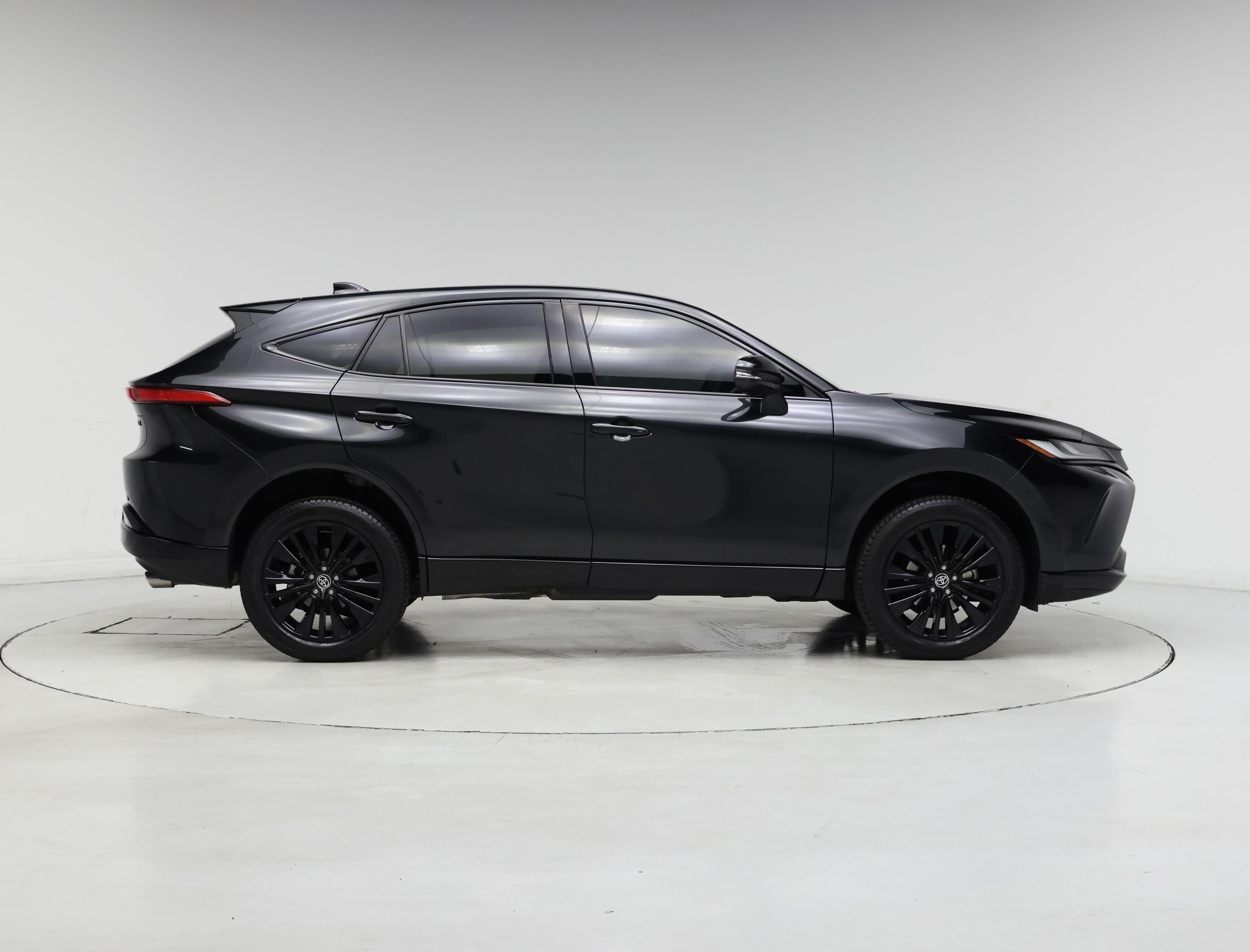 Thumbnail: 2023 Toyota Venza - 7