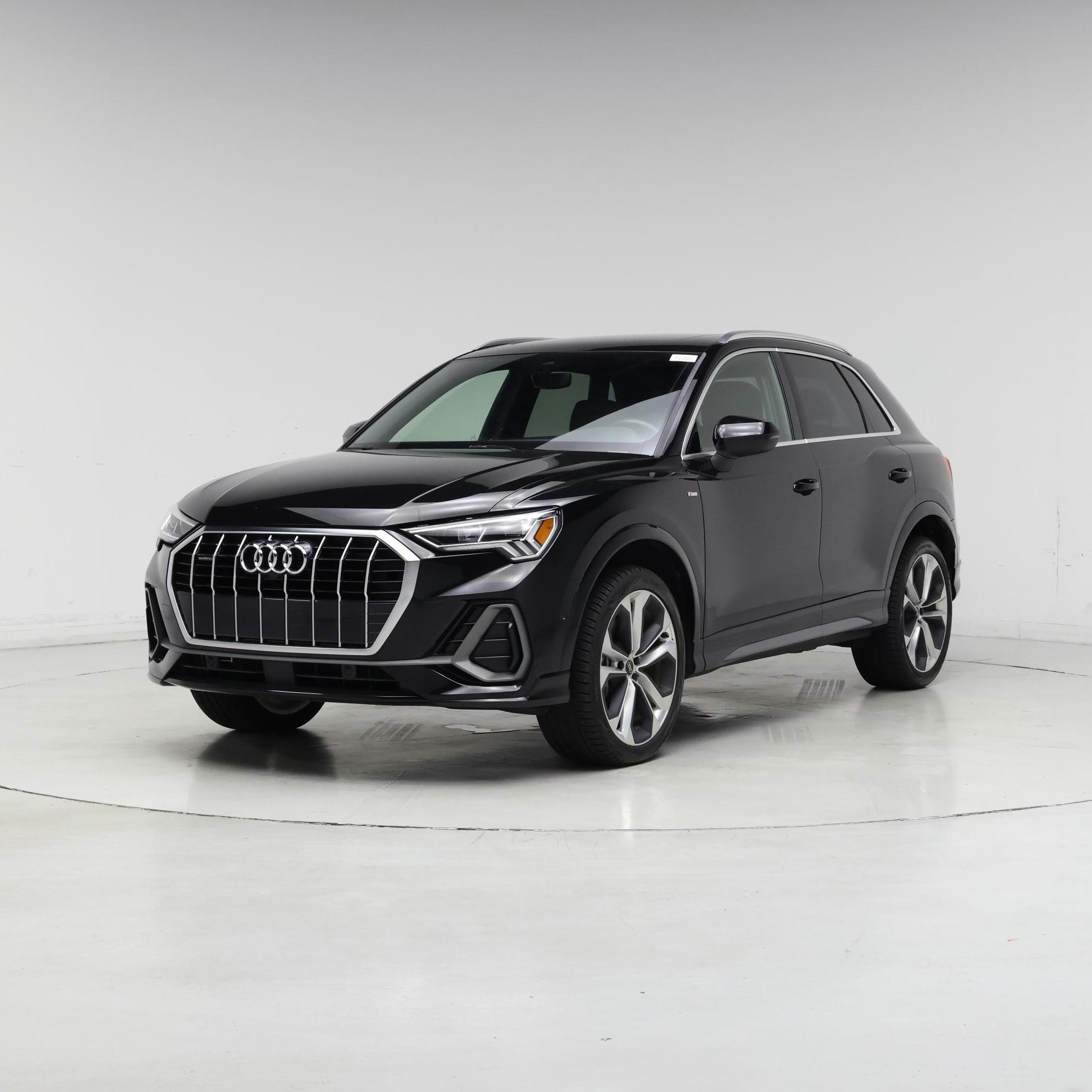 Thumbnail: 2021 Audi Q3 - 4