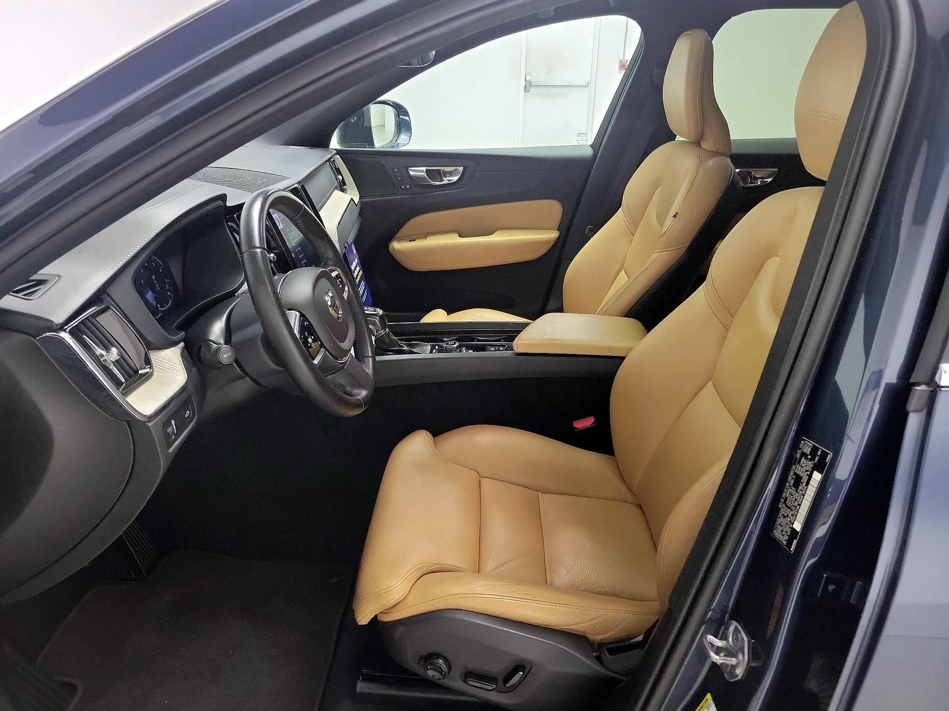 Thumbnail: 2019 Volvo XC60 - 11