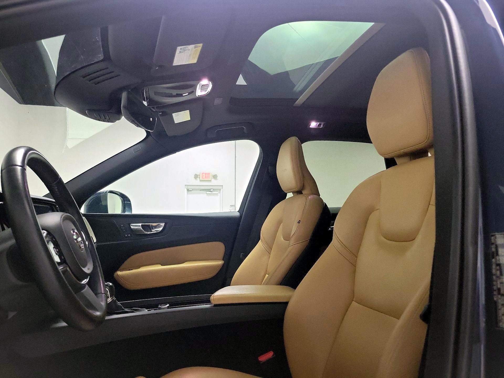 Thumbnail: 2019 Volvo XC60 - 19