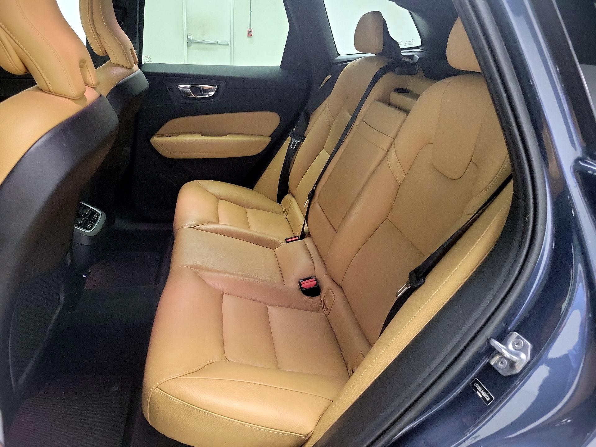 Thumbnail: 2019 Volvo XC60 - 20