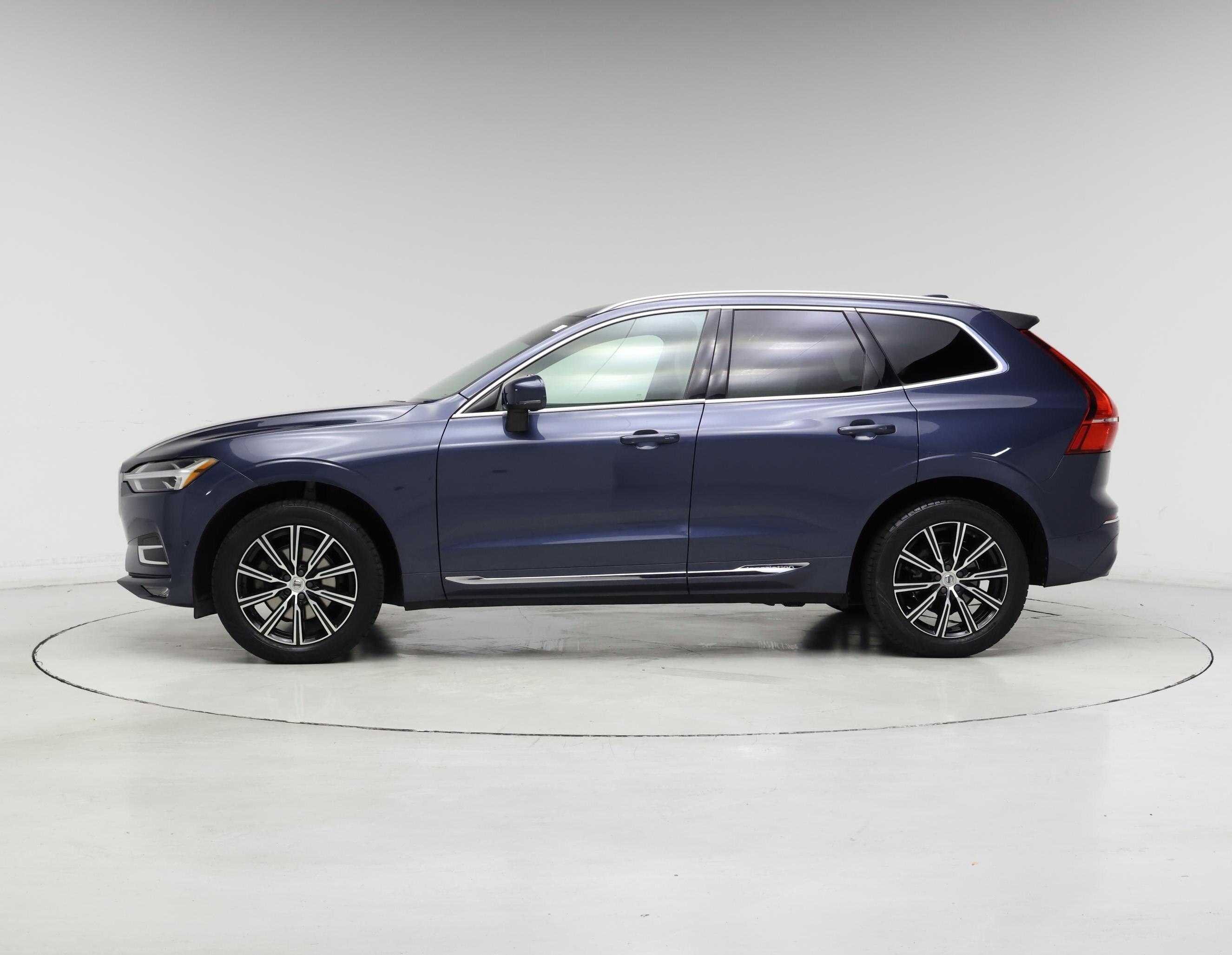 Thumbnail: 2019 Volvo XC60 - 3