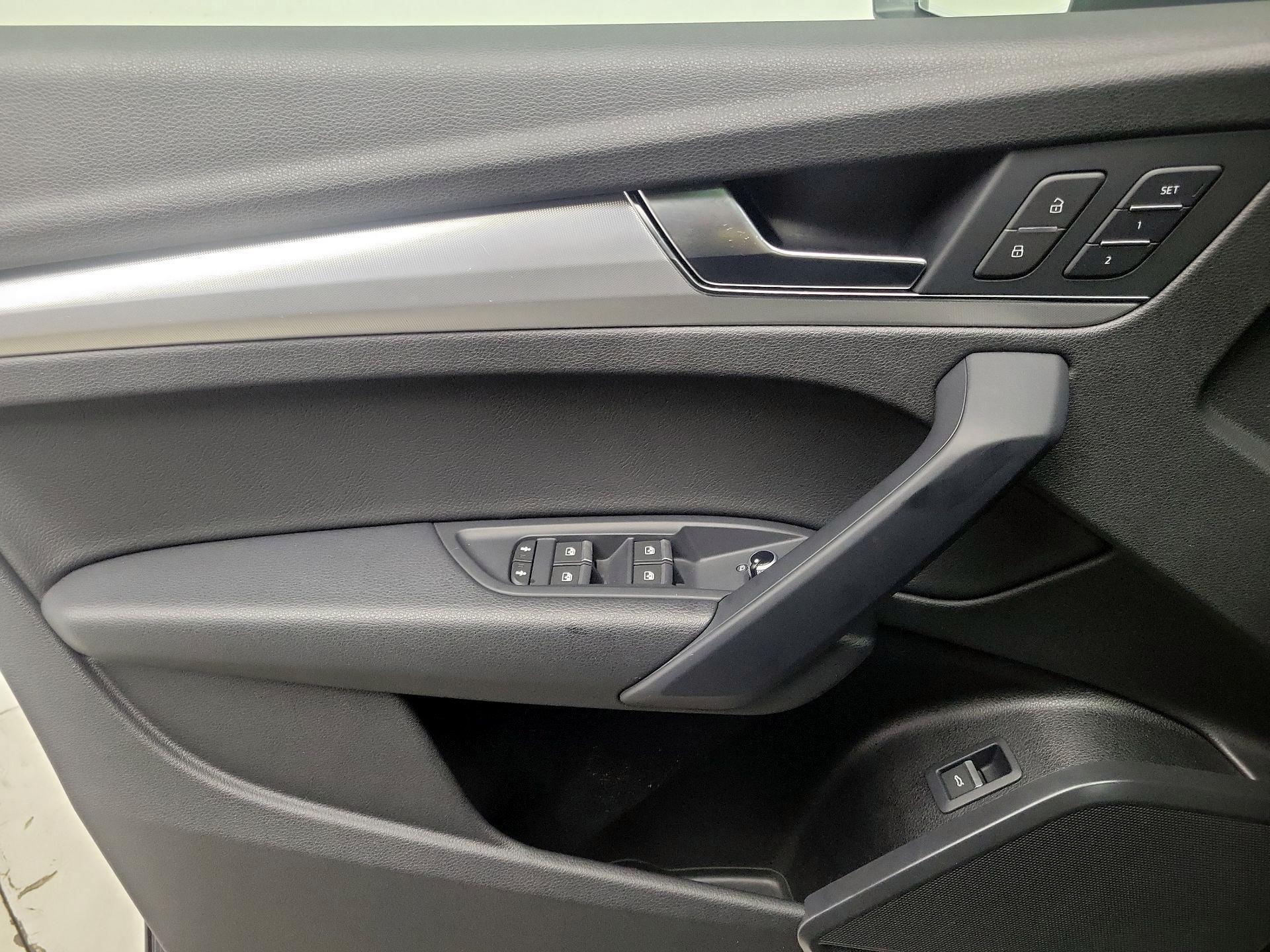 Thumbnail: 2020 Audi Q5 - 12