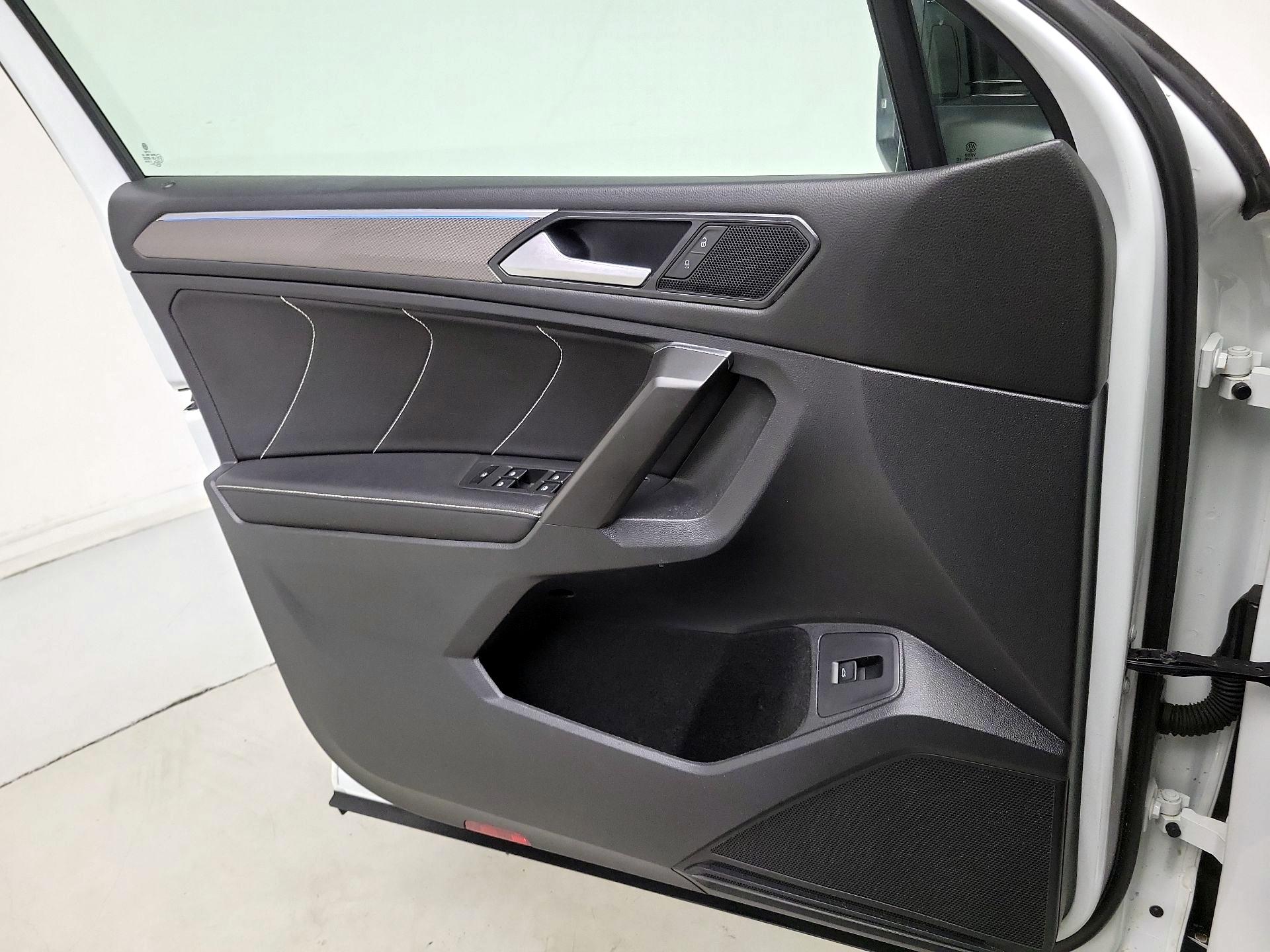 Thumbnail: 2022 Volkswagen Tiguan - 12