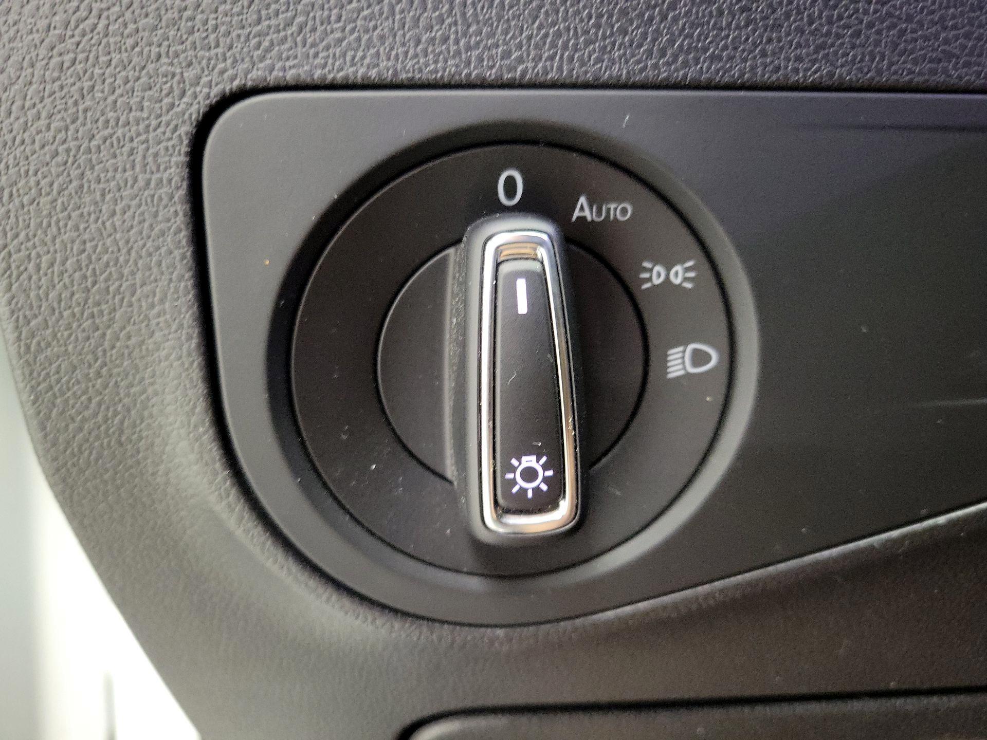 Thumbnail: 2022 Volkswagen Tiguan - 13