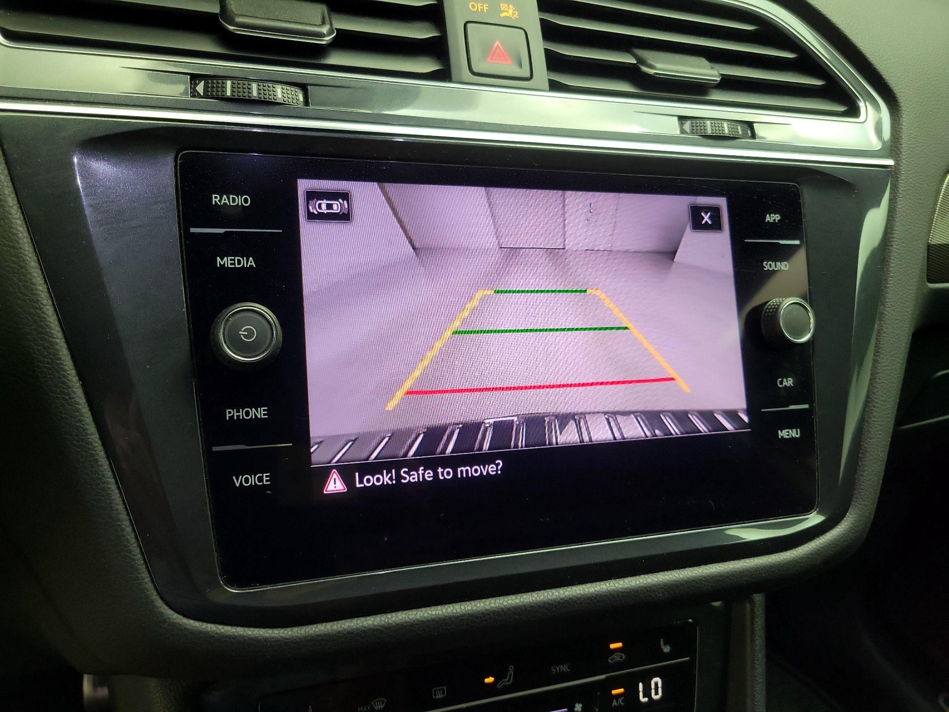 Thumbnail: 2022 Volkswagen Tiguan - 15