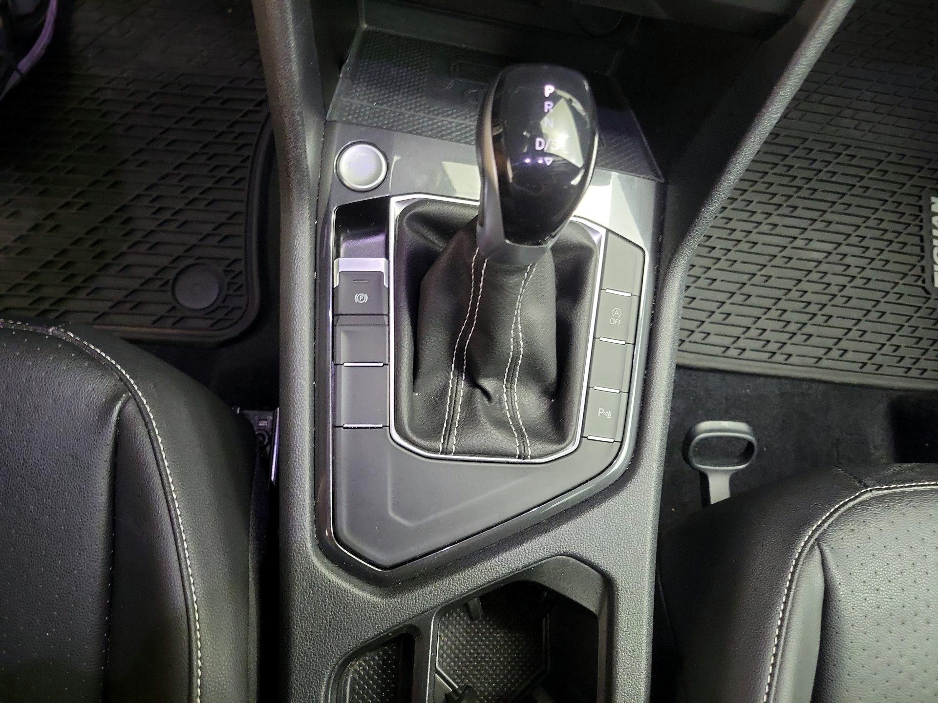 Thumbnail: 2022 Volkswagen Tiguan - 18