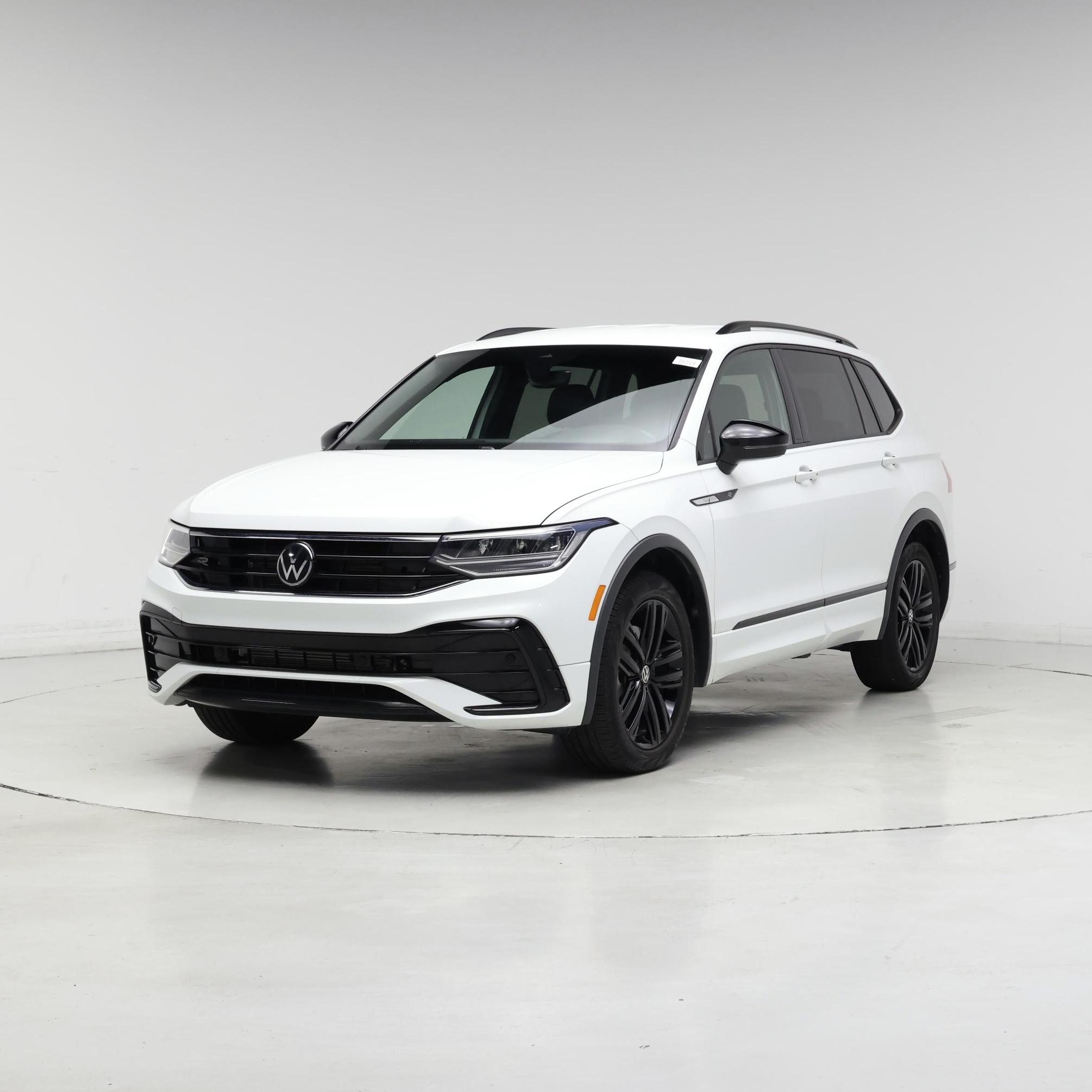 Thumbnail: 2022 Volkswagen Tiguan - 4