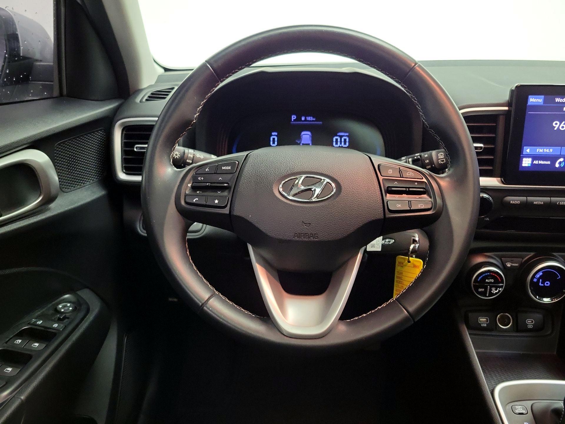 Thumbnail: 2023 Hyundai Venue - 10
