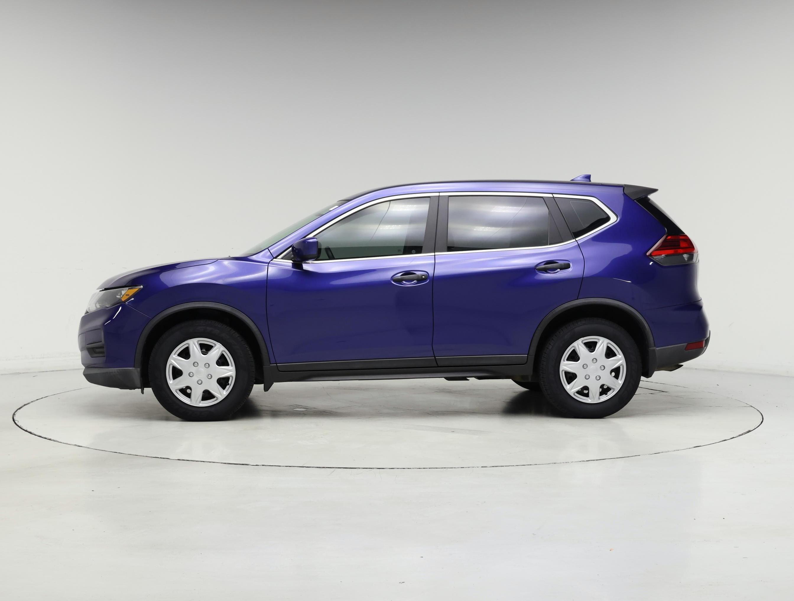 Thumbnail: 2017 Nissan Rogue - 3