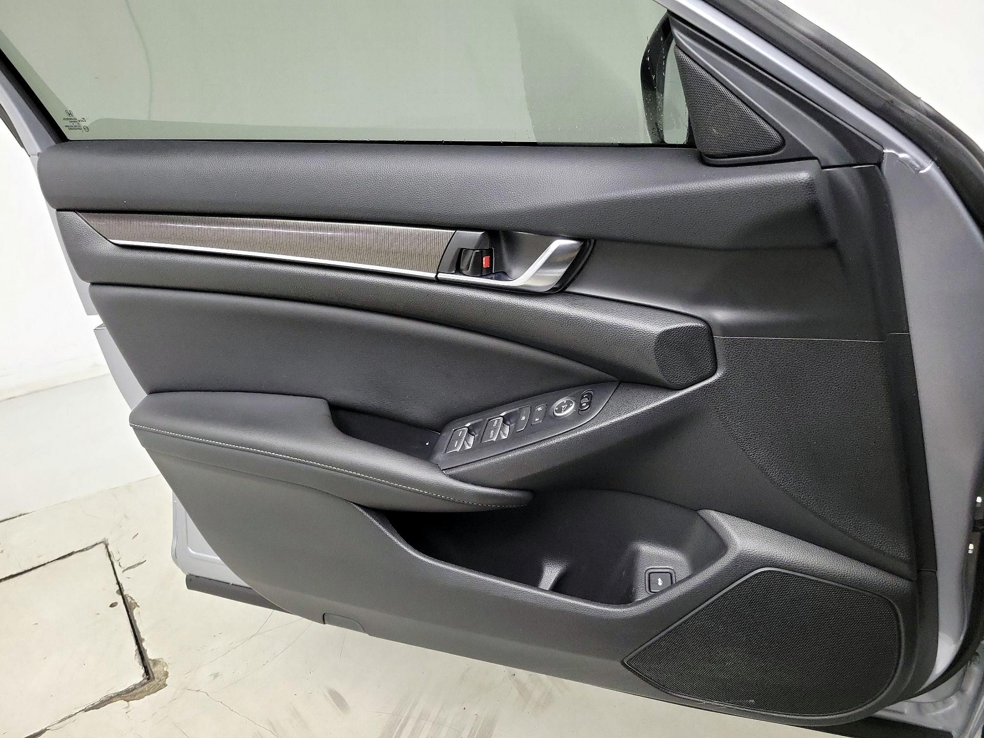 Thumbnail: 2019 Honda Accord - 12