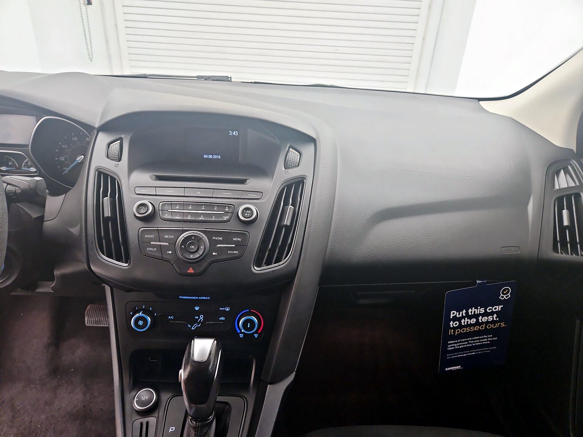 Thumbnail: 2016 Ford Focus - 9