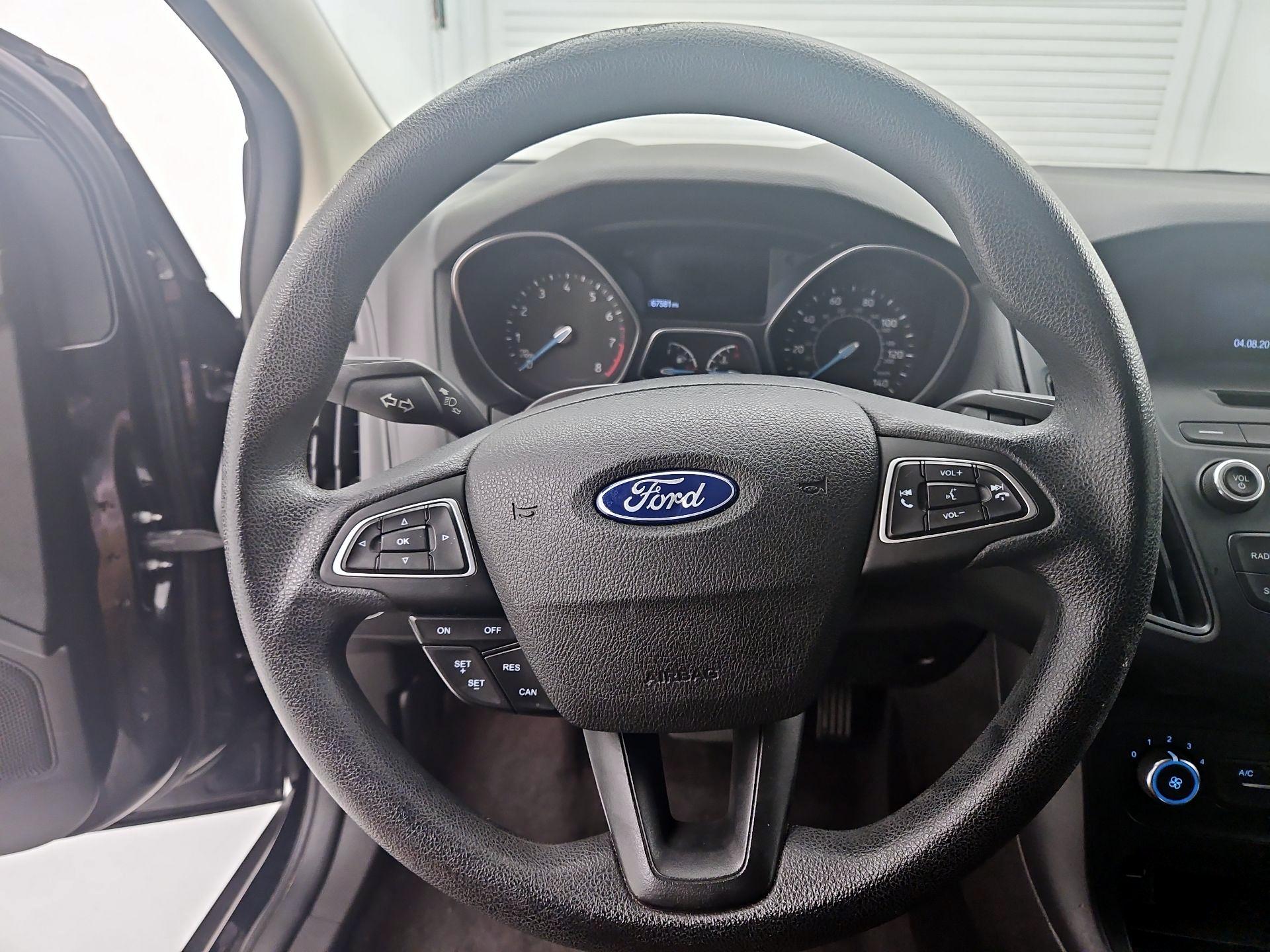 Thumbnail: 2016 Ford Focus - 10