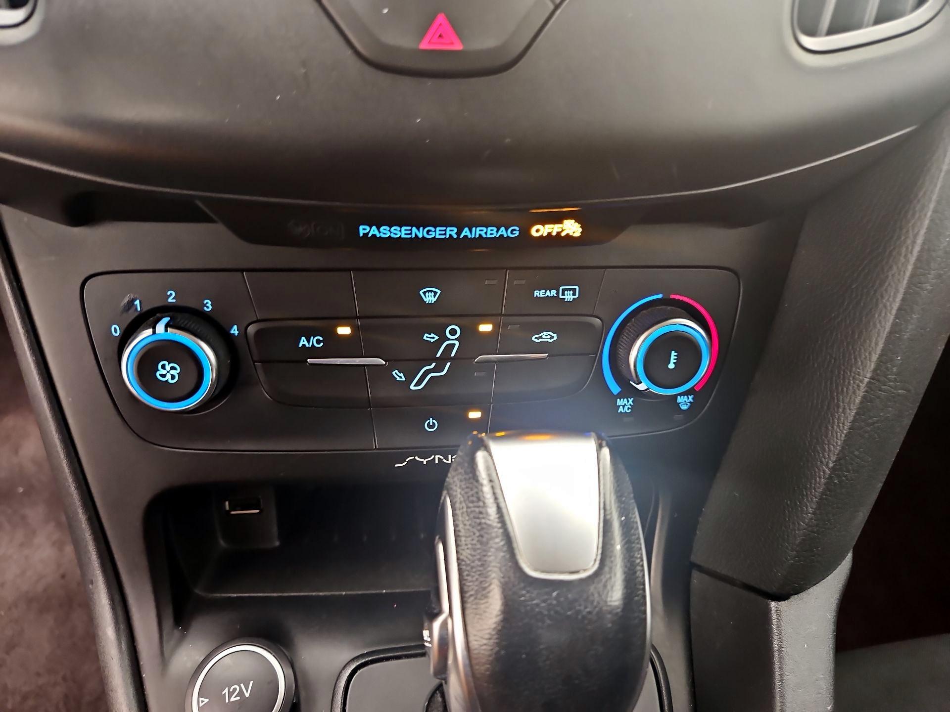 Thumbnail: 2016 Ford Focus - 16