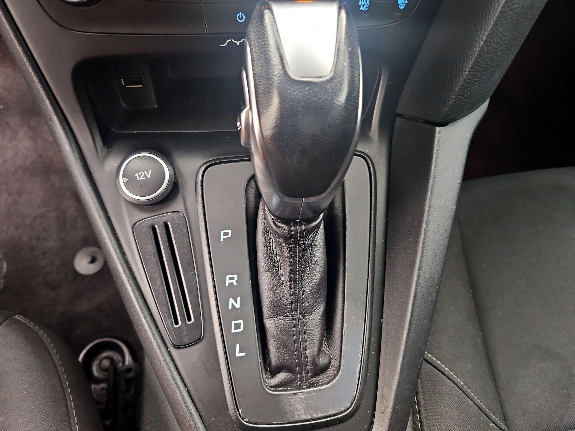 Thumbnail: 2016 Ford Focus - 17