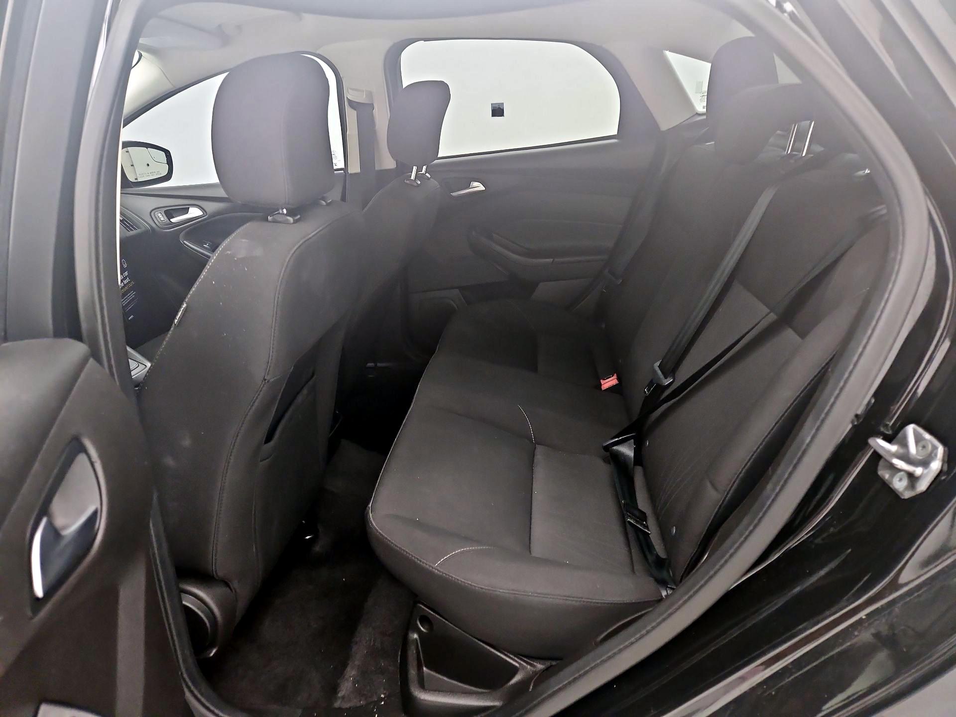 Thumbnail: 2016 Ford Focus - 19