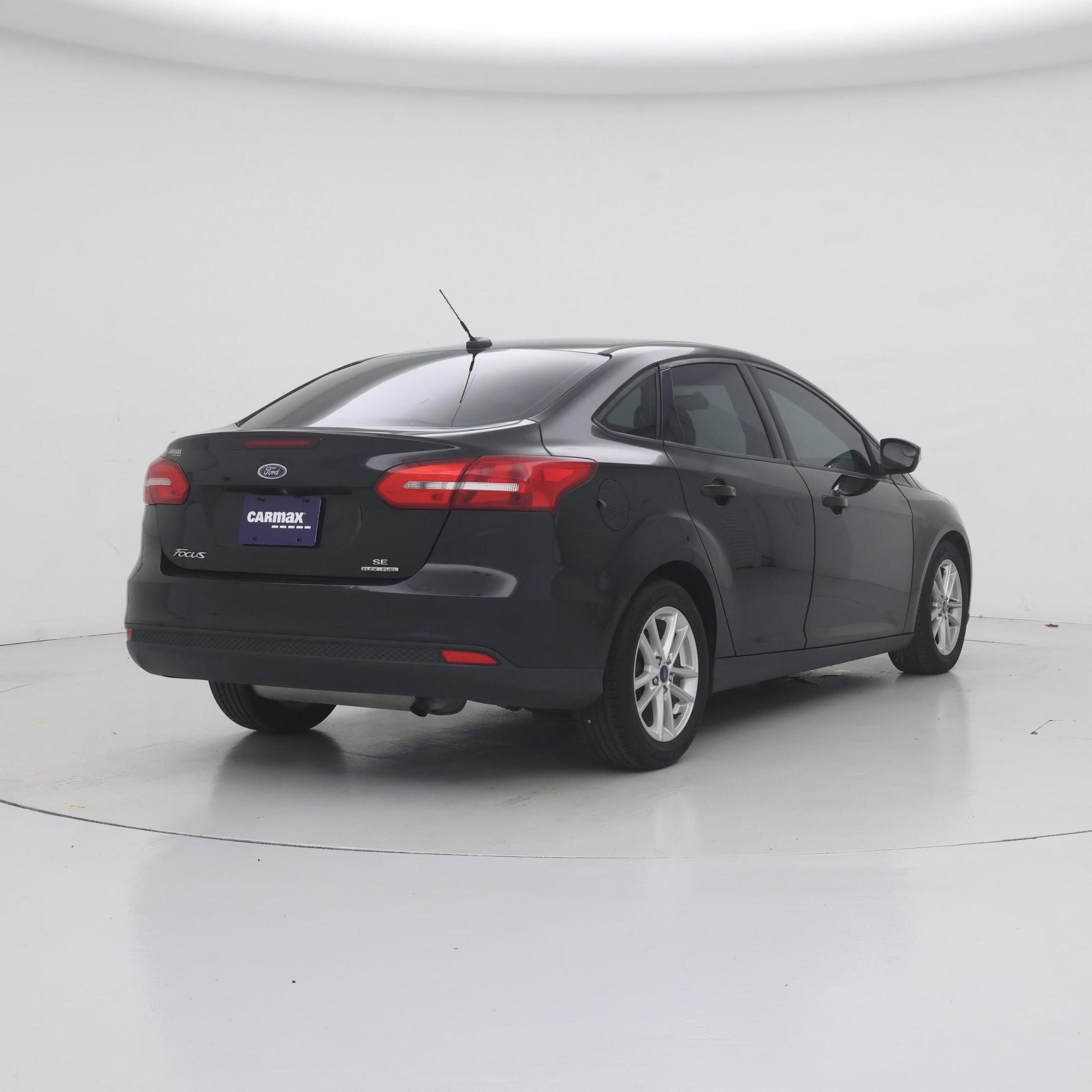 Thumbnail: 2016 Ford Focus - 8