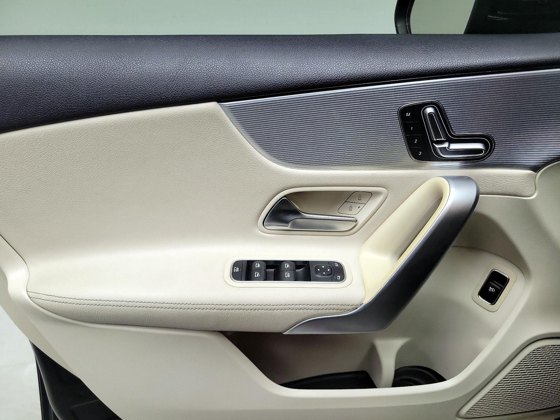 Thumbnail: 2019 Mercedes-Benz A-Class - 12
