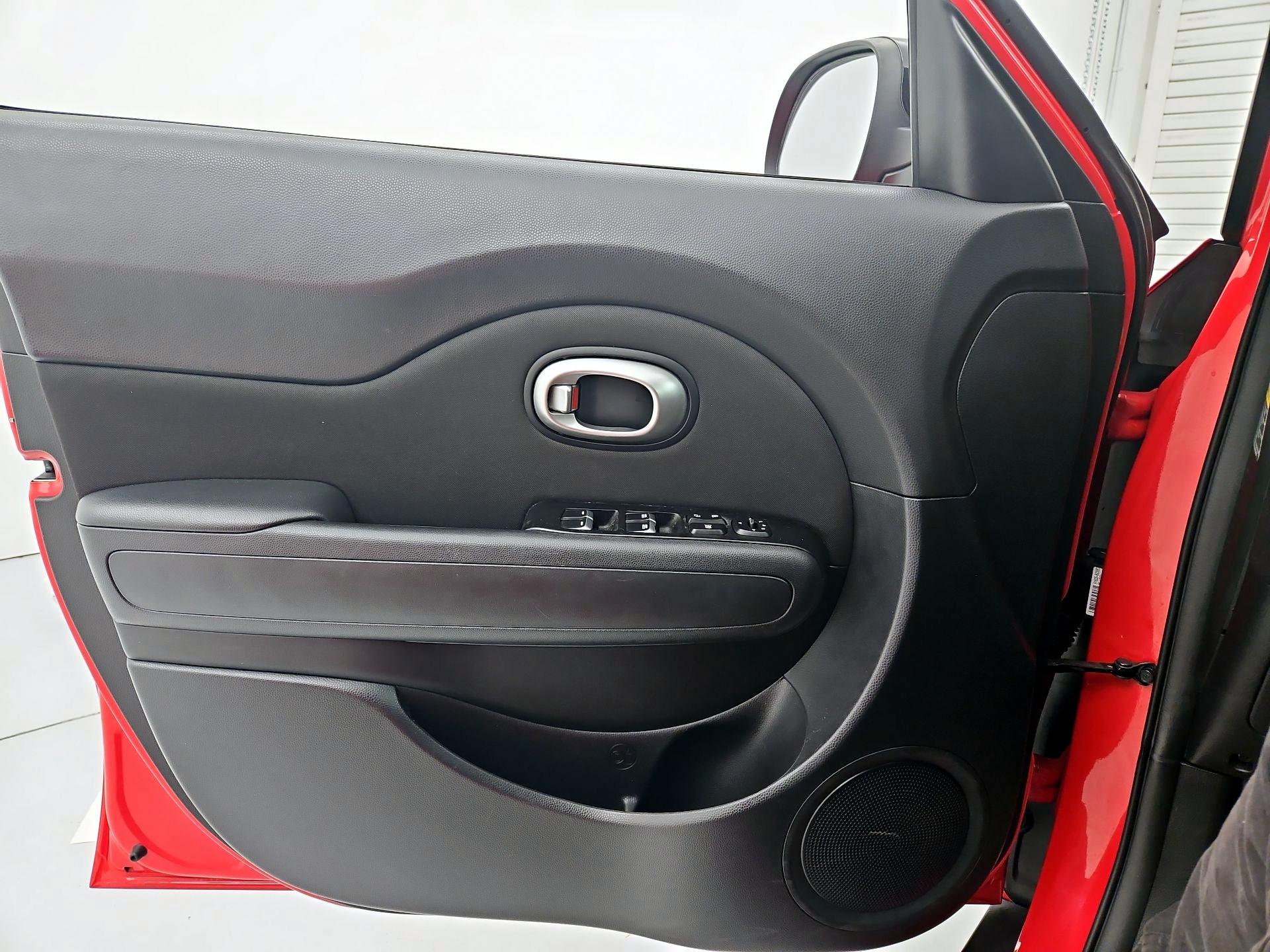 Thumbnail: 2017 Kia Soul - 12