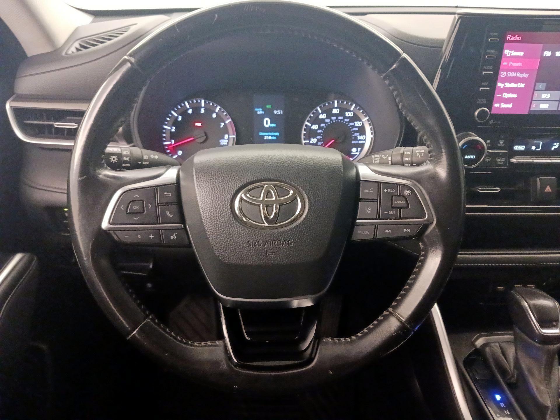 Thumbnail: 2021 Toyota Highlander - 10