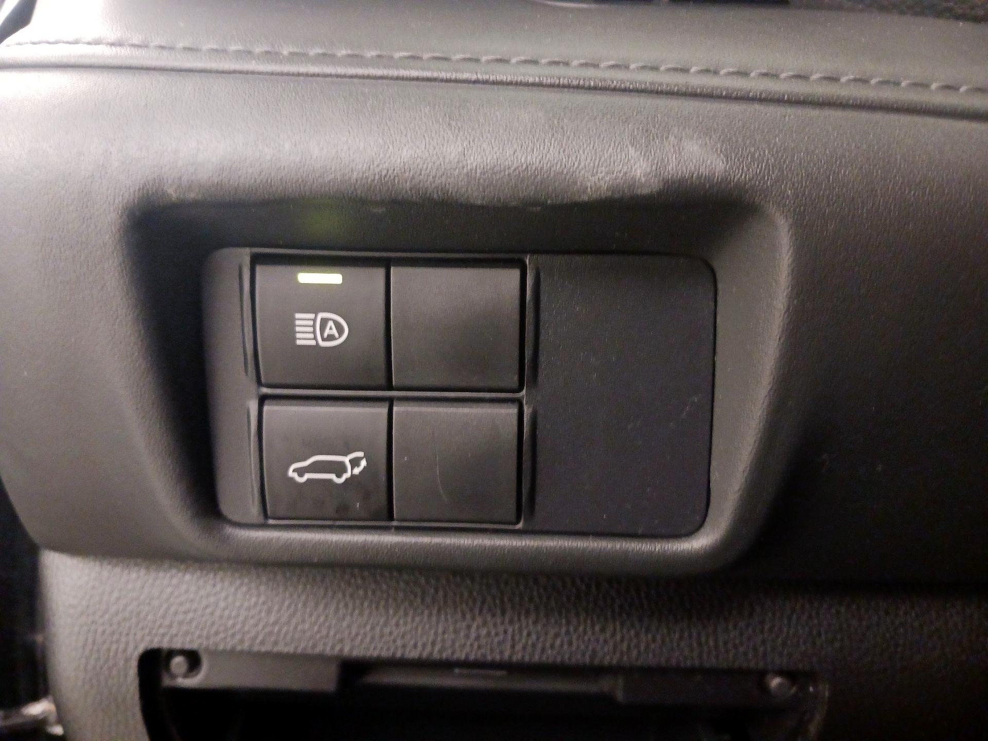 Thumbnail: 2021 Toyota Highlander - 13