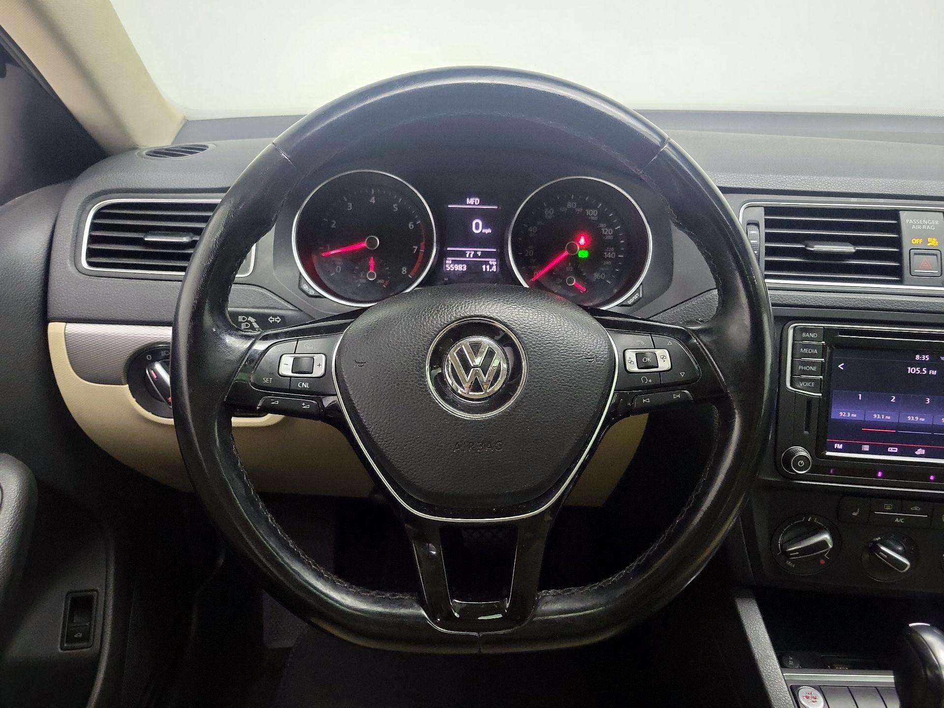 Thumbnail: 2017 Volkswagen Jetta - 10