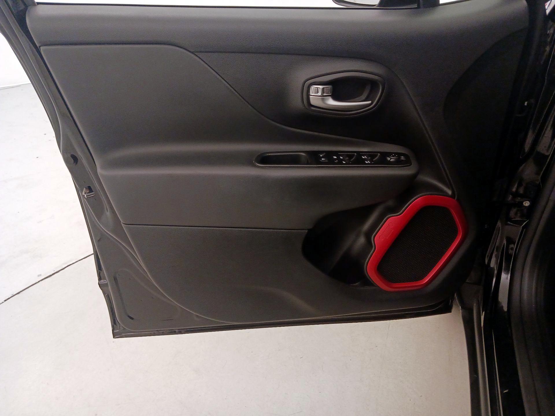 Thumbnail: 2020 Jeep Renegade - 12