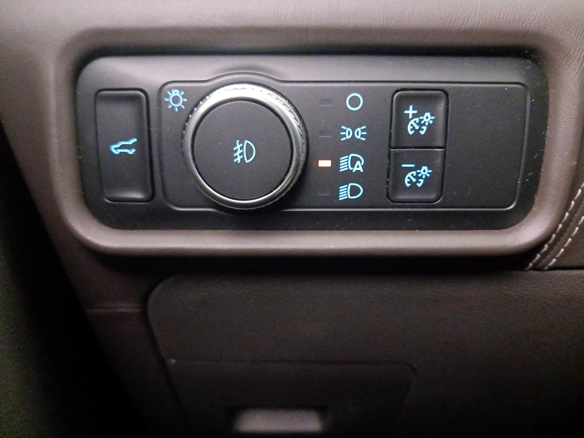 Thumbnail: 2020 Ford Explorer - 13