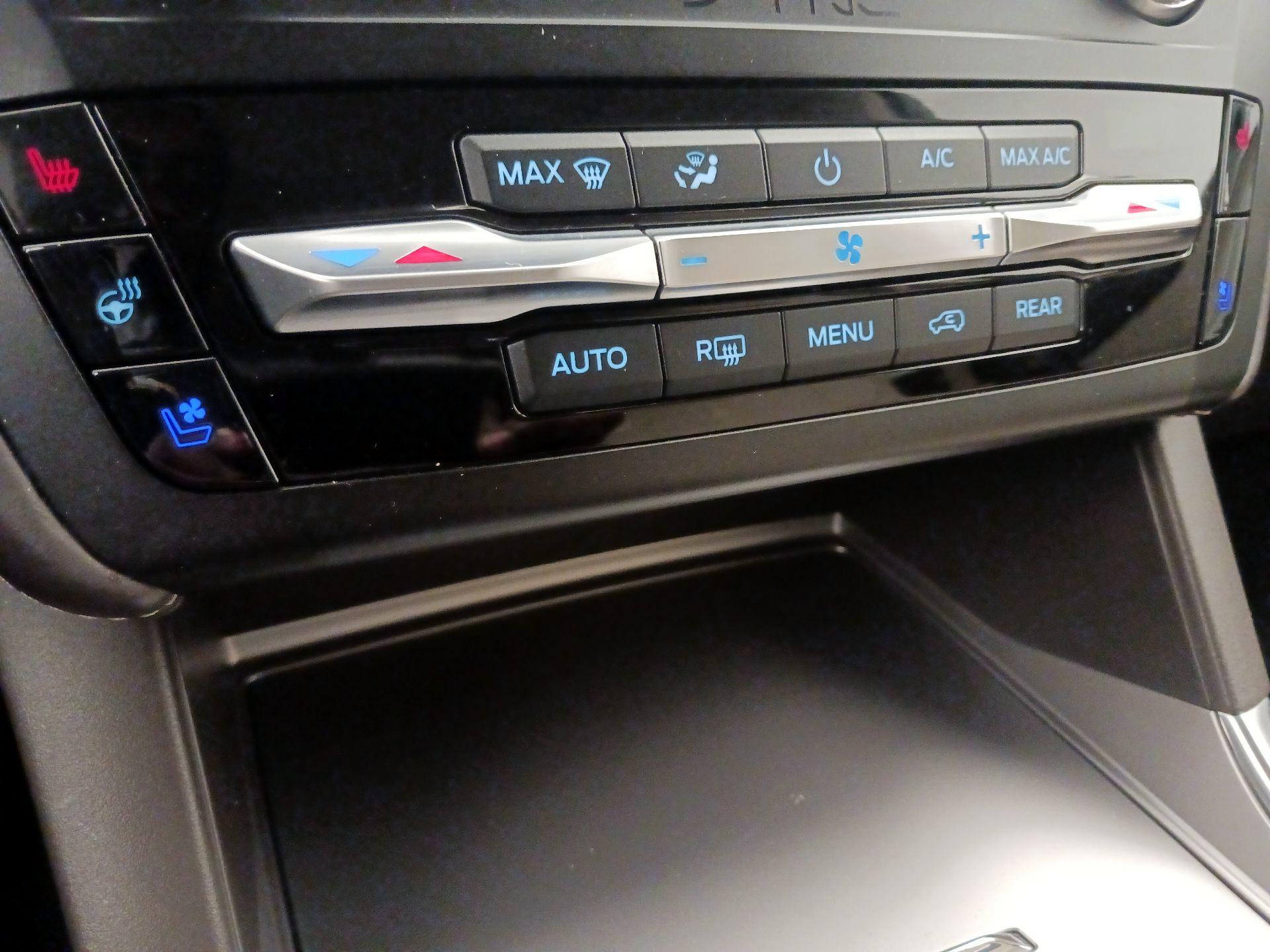 Thumbnail: 2020 Ford Explorer - 17