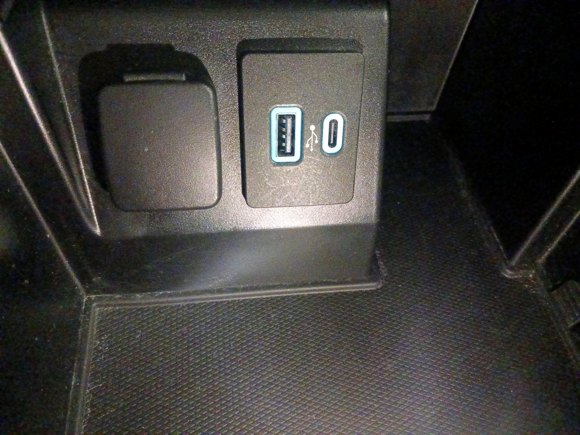 Thumbnail: 2020 Ford Explorer - 19