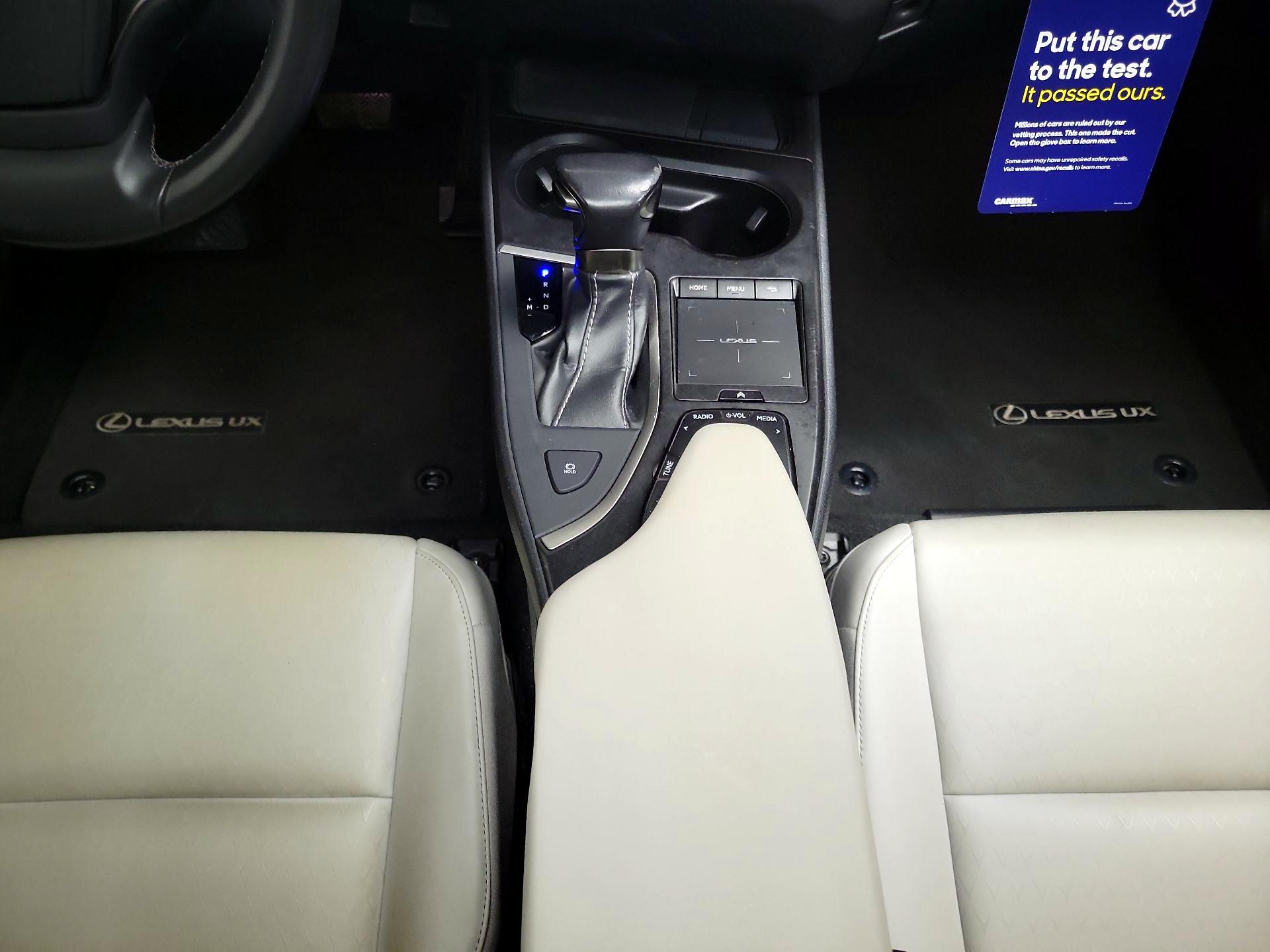 Thumbnail: 2019 Lexus UX - 17