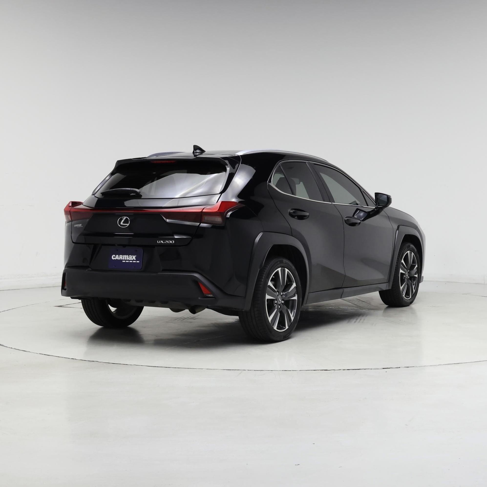 Thumbnail: 2019 Lexus UX - 8