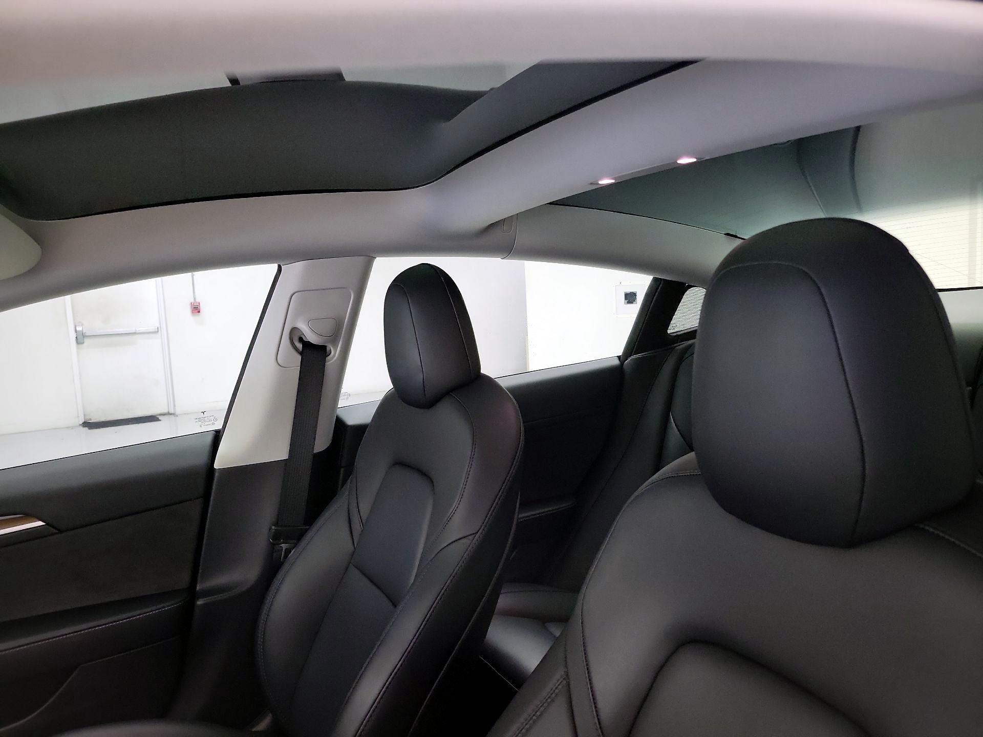Thumbnail: 2023 Tesla Model 3 - 19