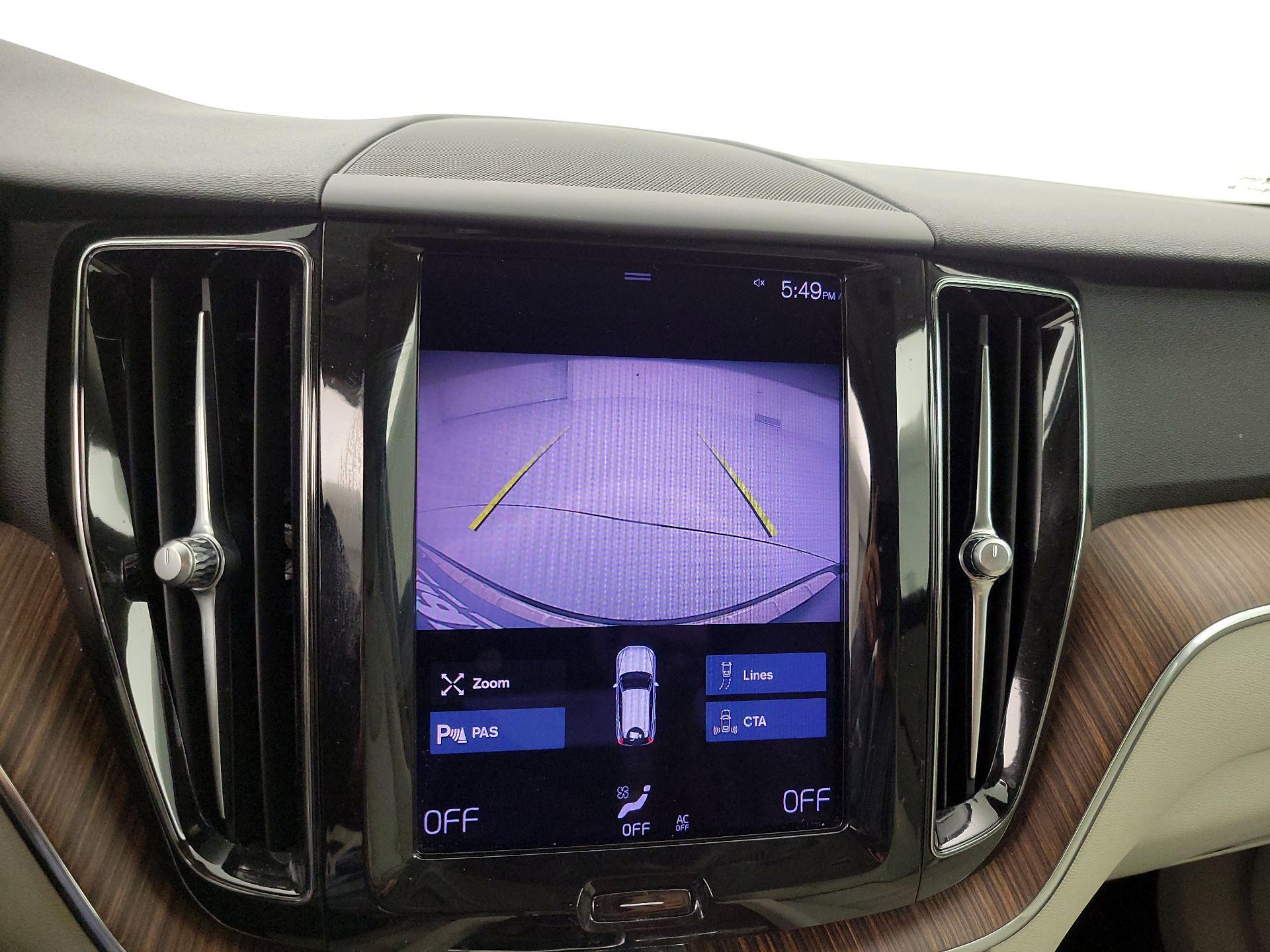 Thumbnail: 2021 Volvo XC60 - 15