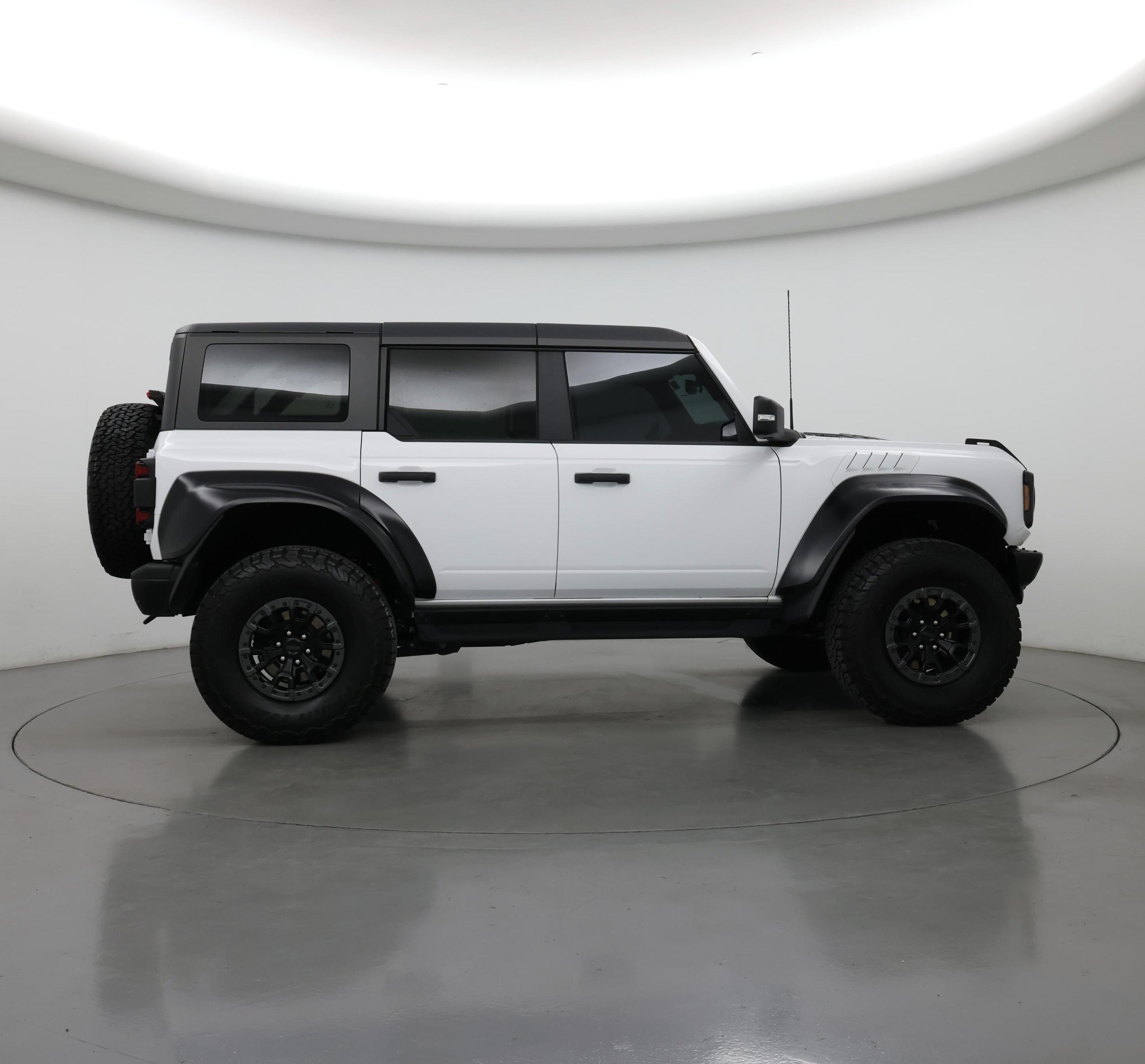 Thumbnail: 2022 Ford Bronco - 7