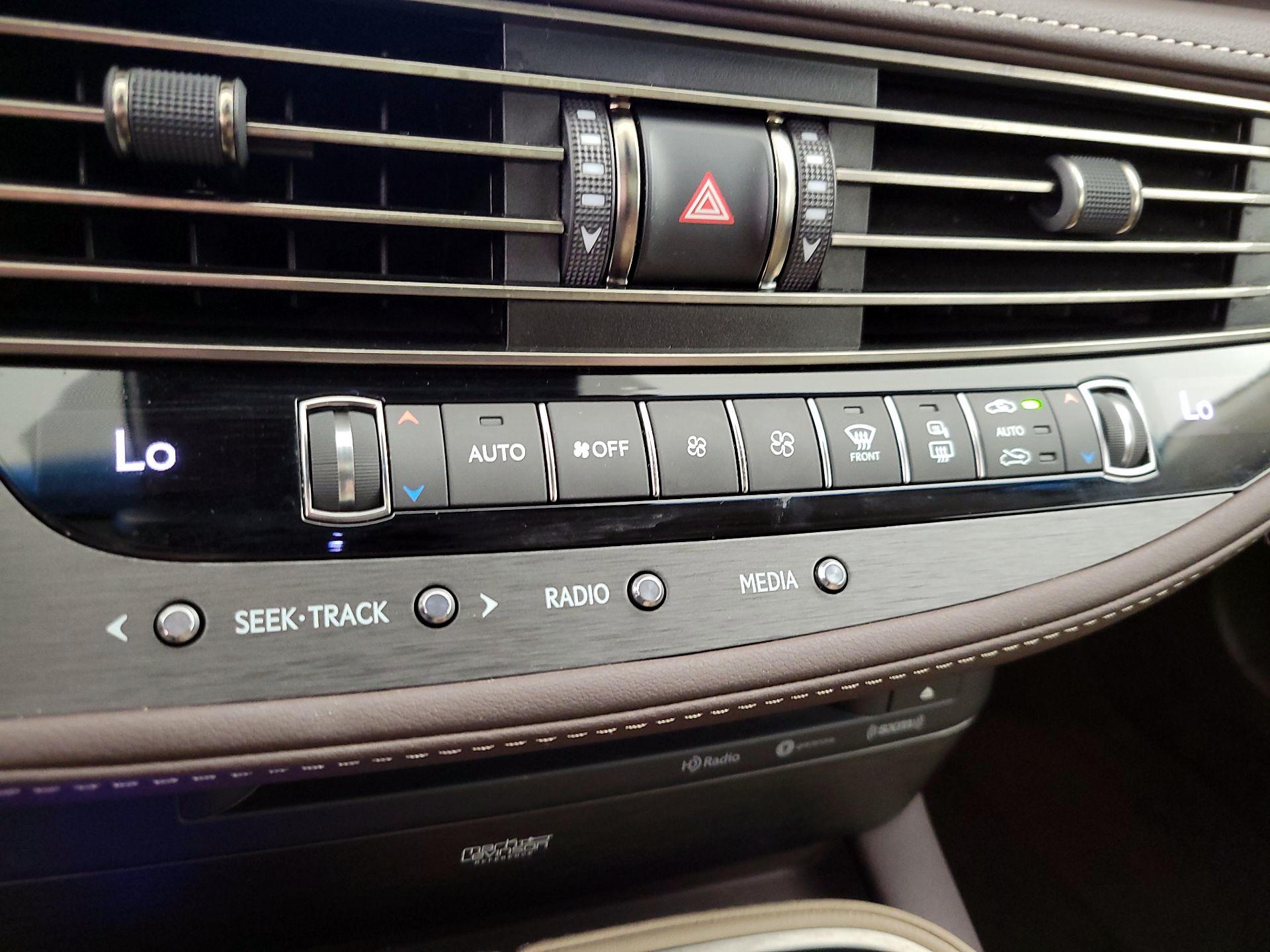 Thumbnail: 2019 Lexus LS - 17