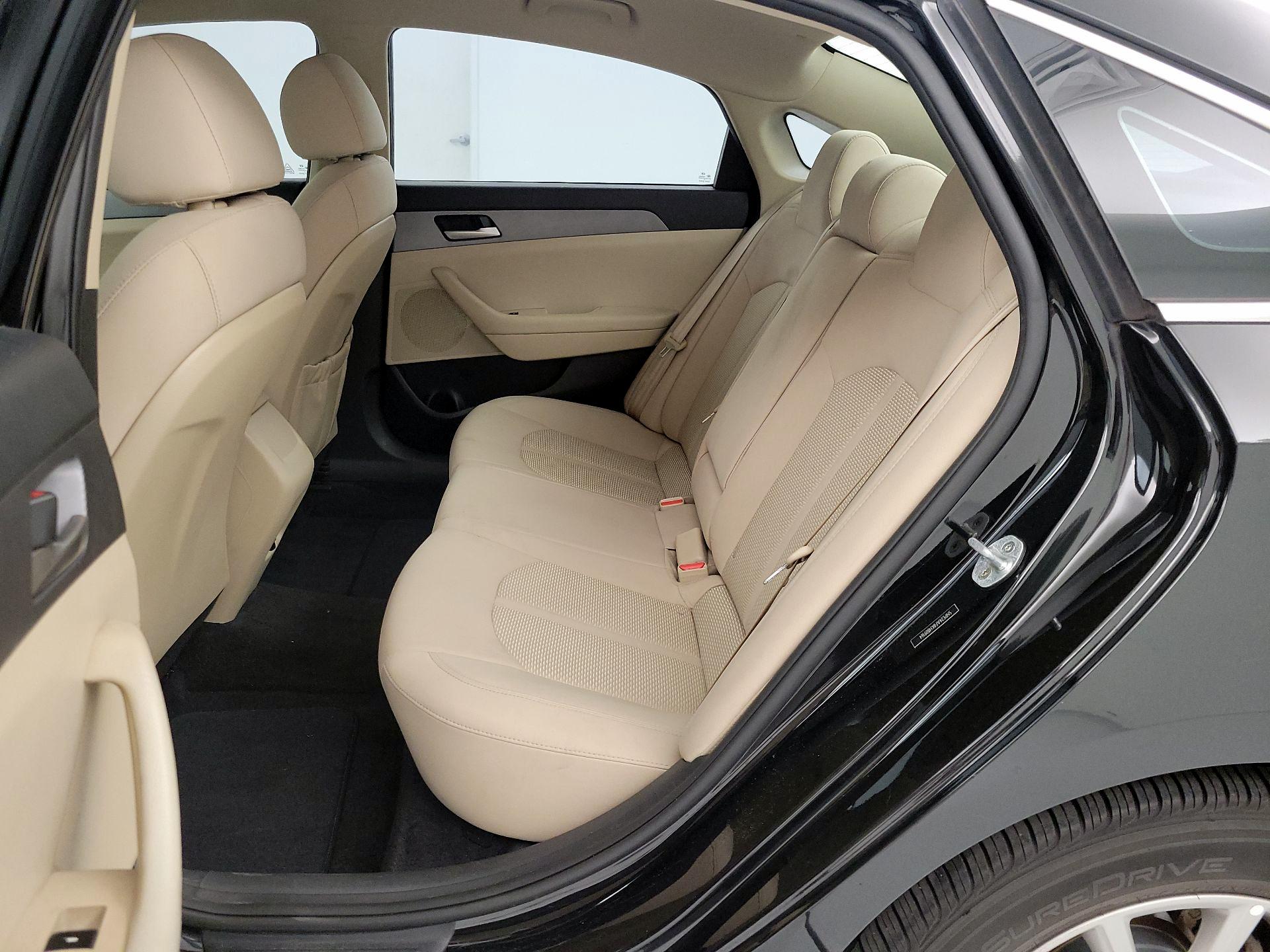Thumbnail: 2019 Hyundai Sonata - 17