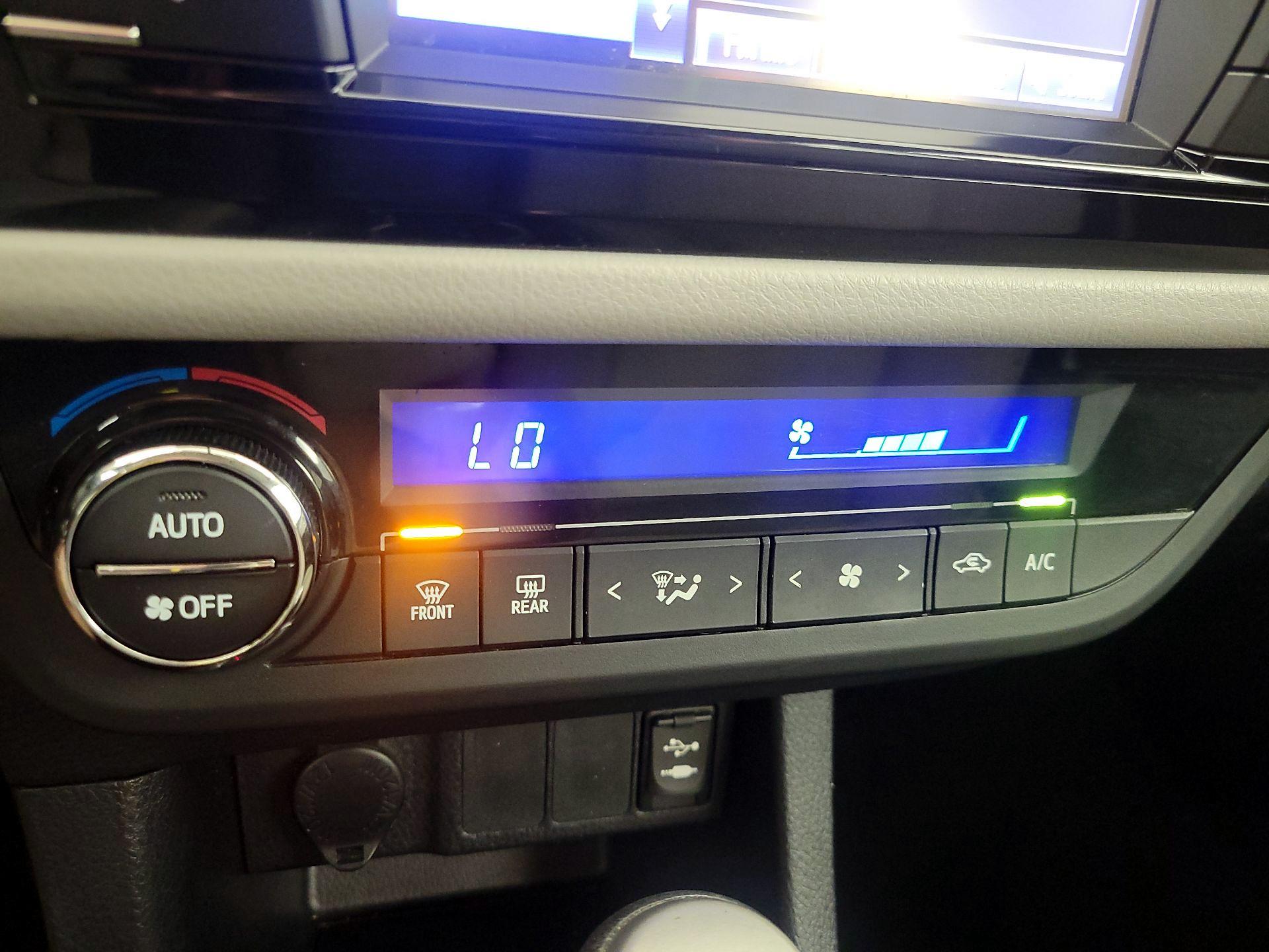 Thumbnail: 2015 Toyota Corolla - 14