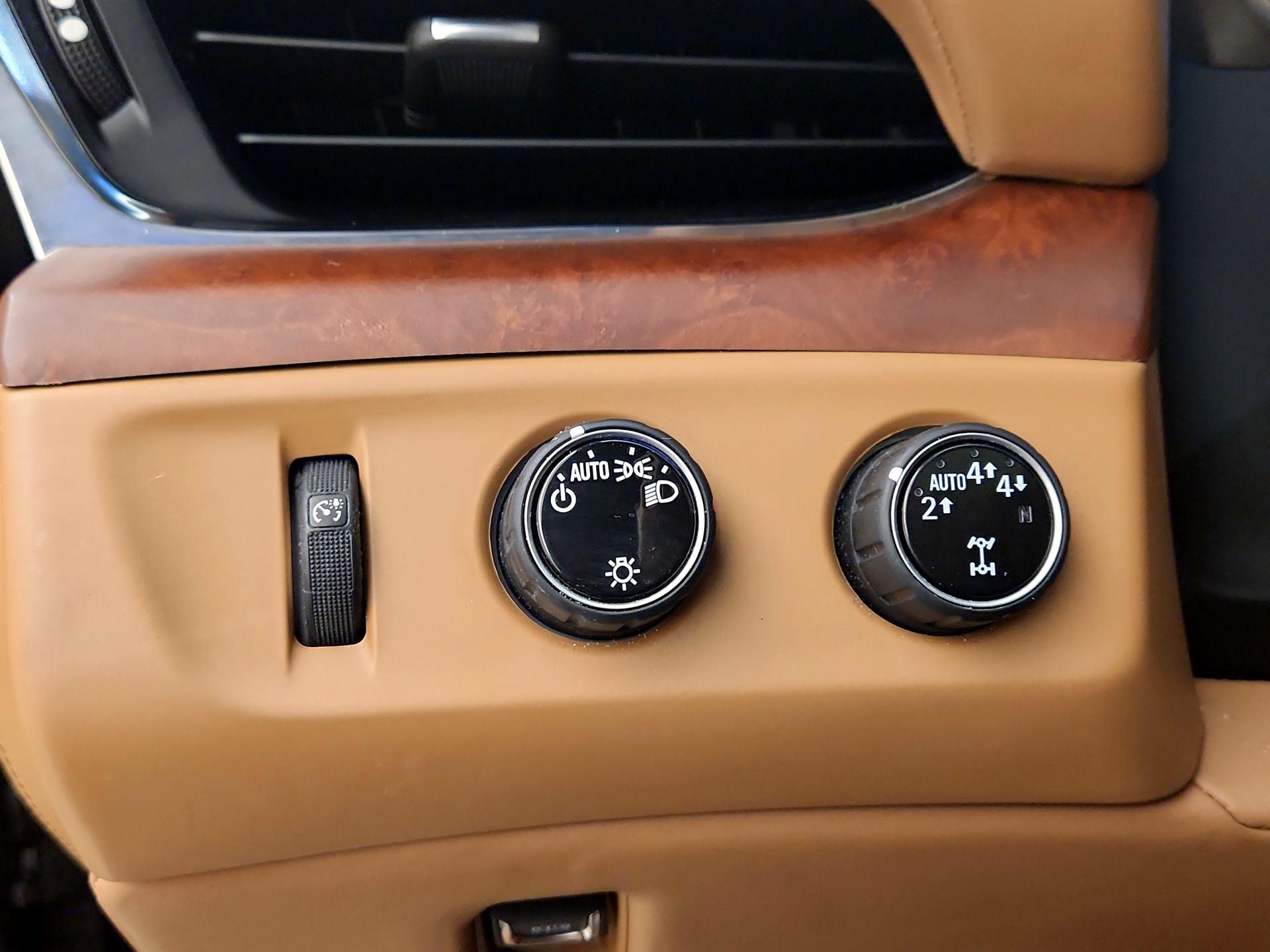 Thumbnail: 2017 Cadillac Escalade - 13