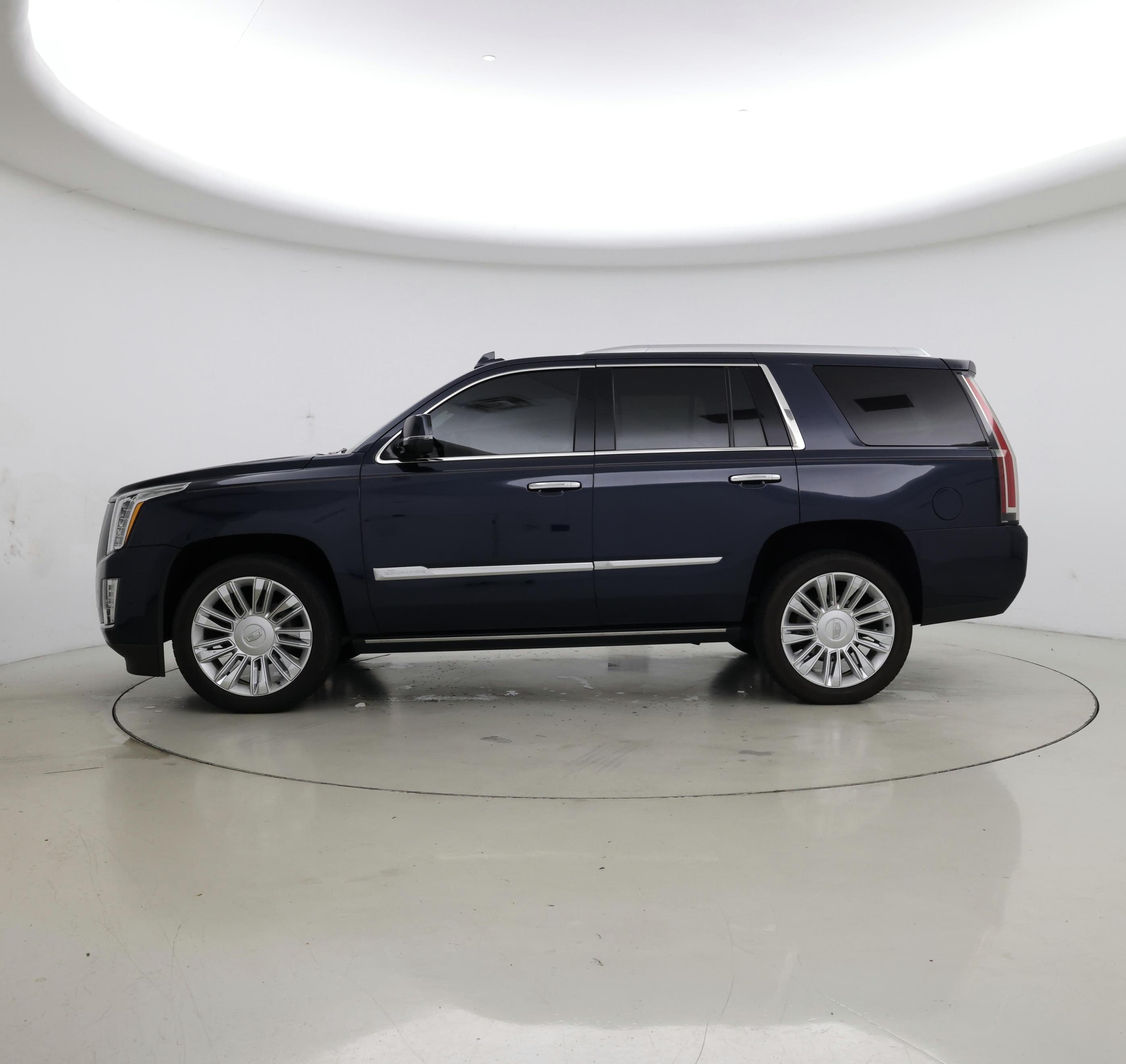 Thumbnail: 2017 Cadillac Escalade - 3