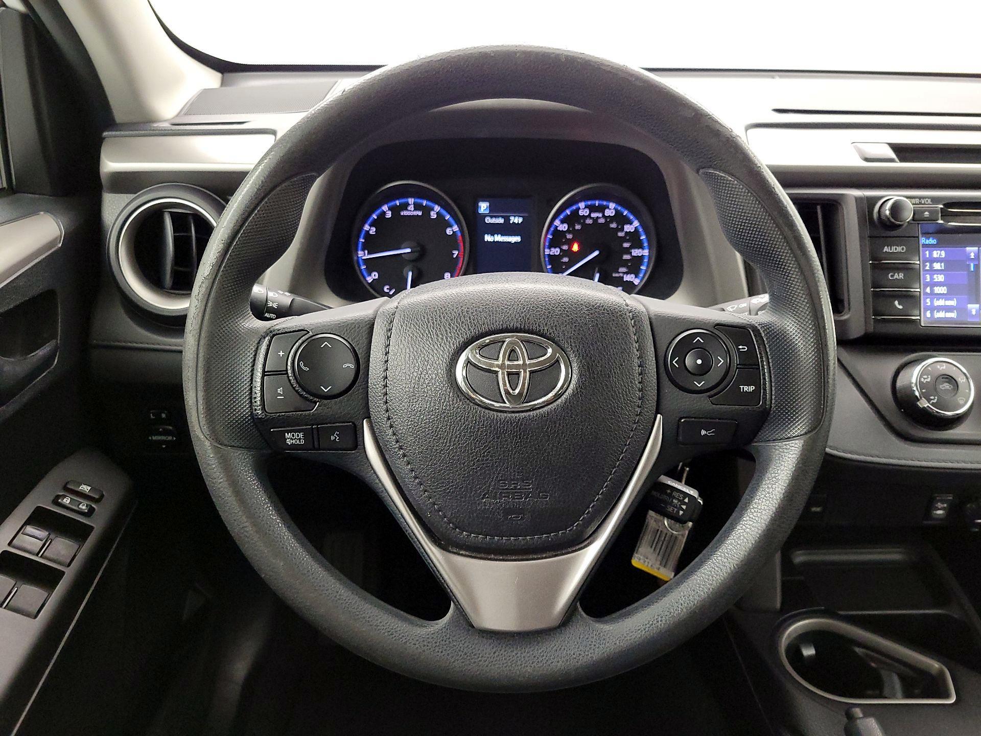 Thumbnail: 2017 Toyota RAV4 - 10