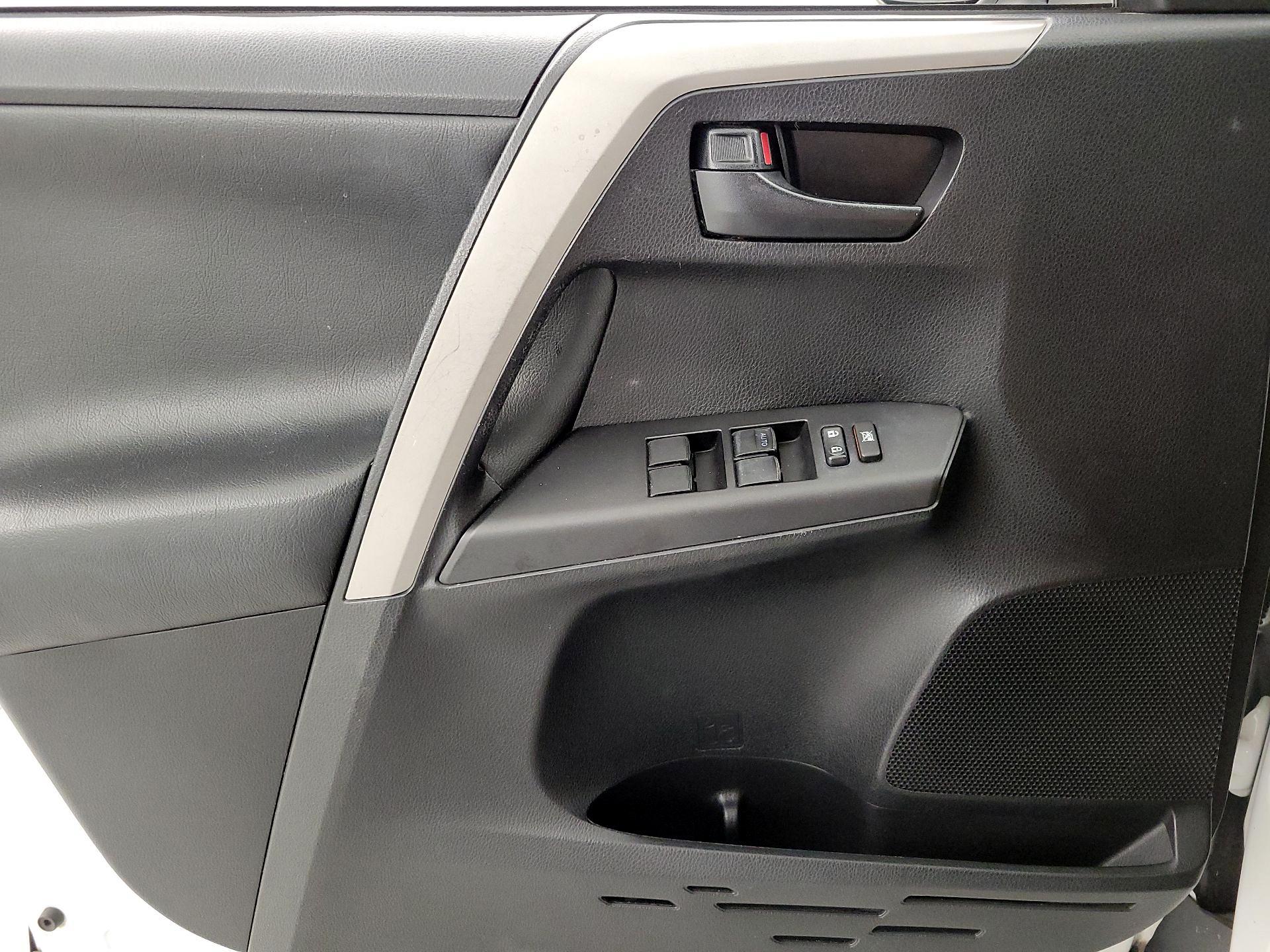Thumbnail: 2017 Toyota RAV4 - 12