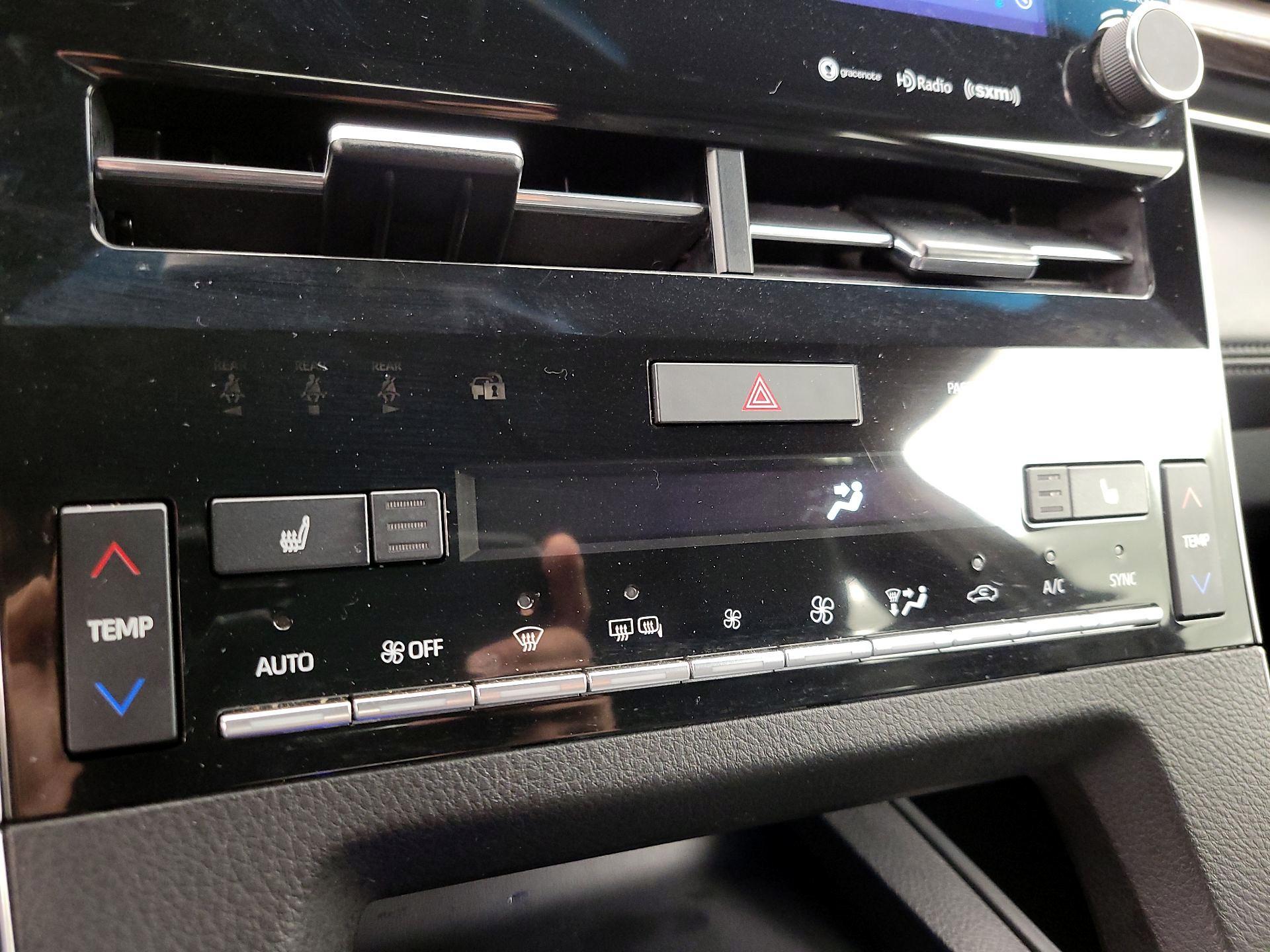 Thumbnail: 2021 Toyota Avalon - 16