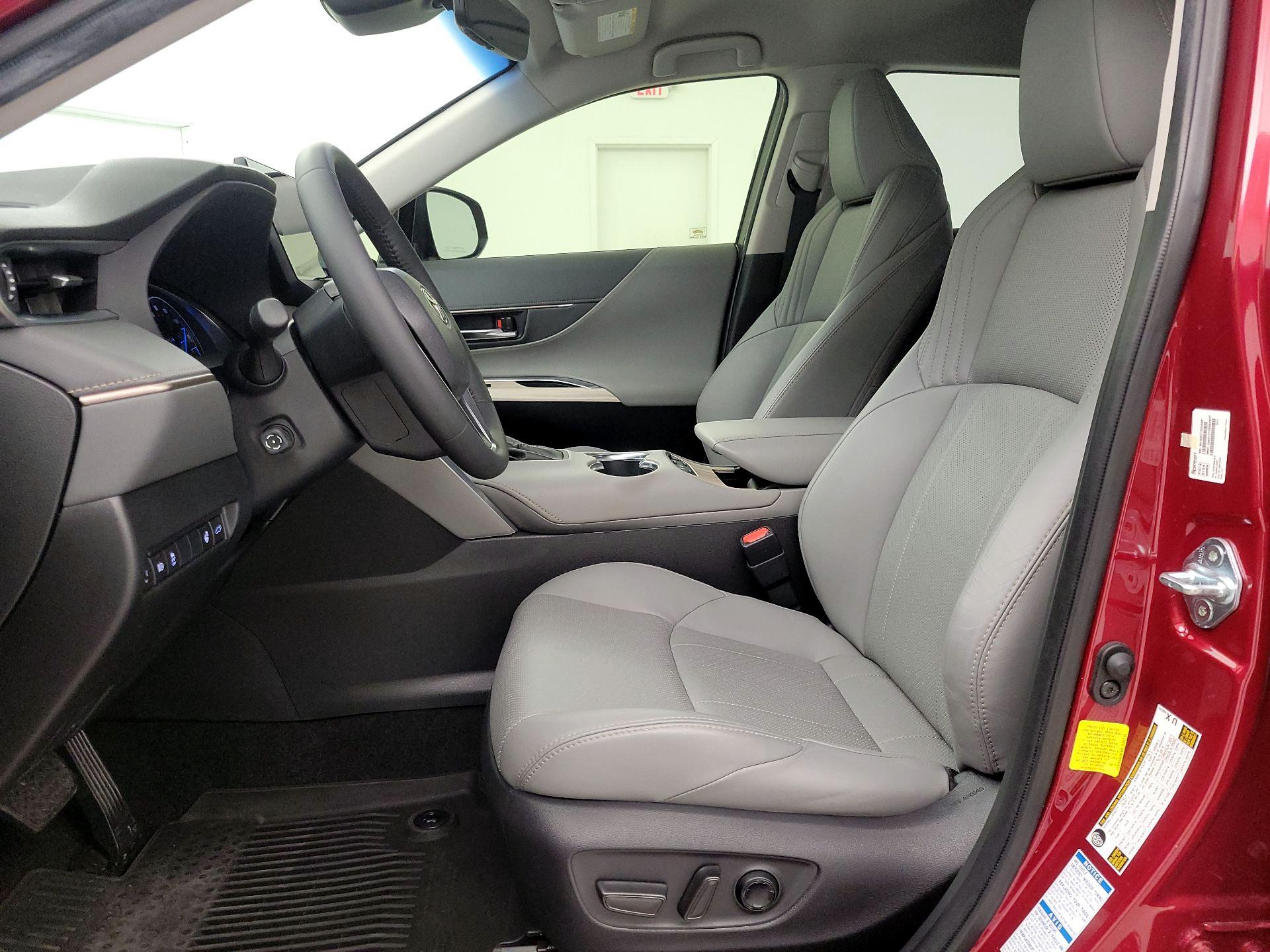 Thumbnail: 2021 Toyota Venza - 11