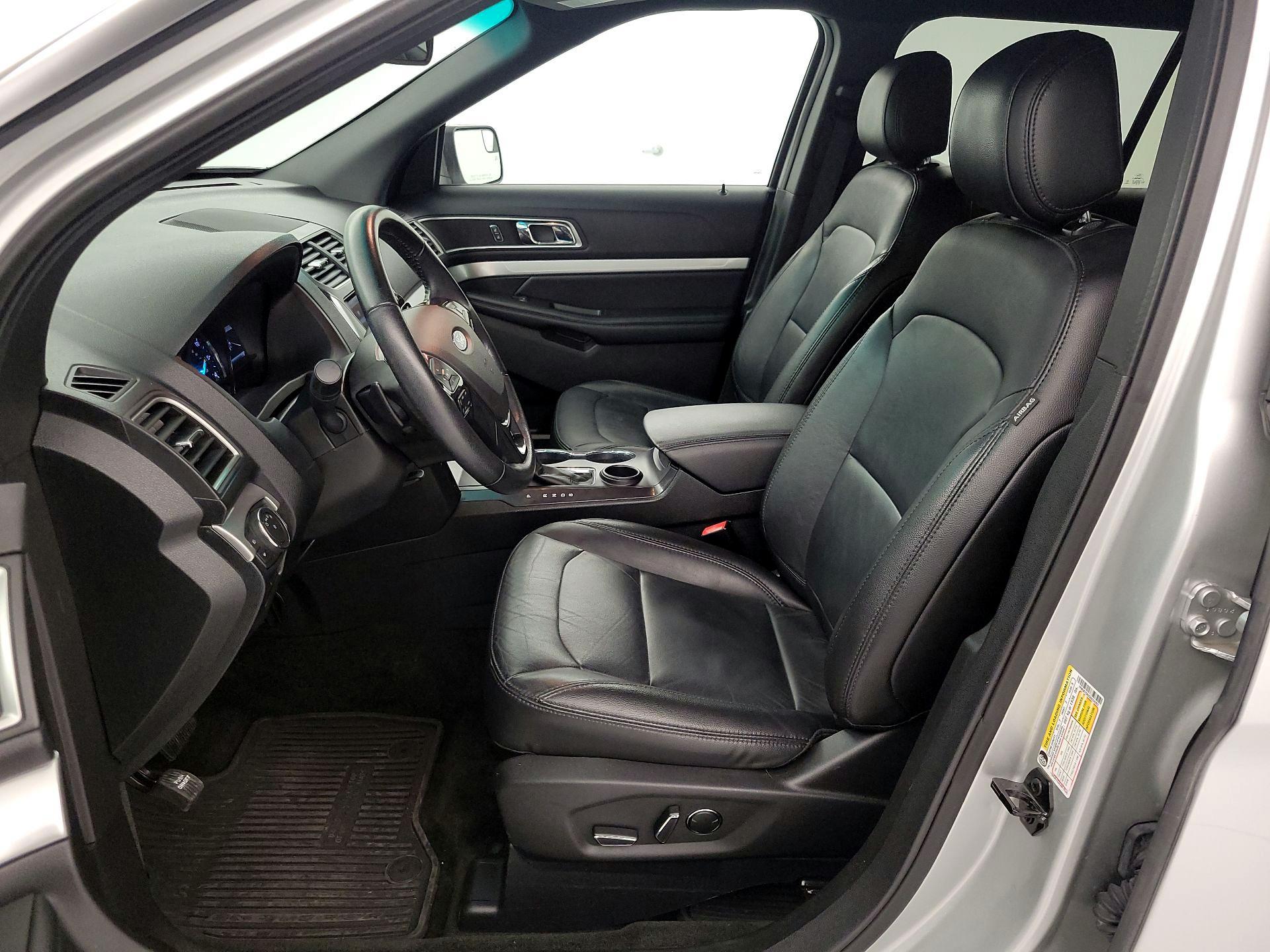 Thumbnail: 2016 Ford Explorer - 9