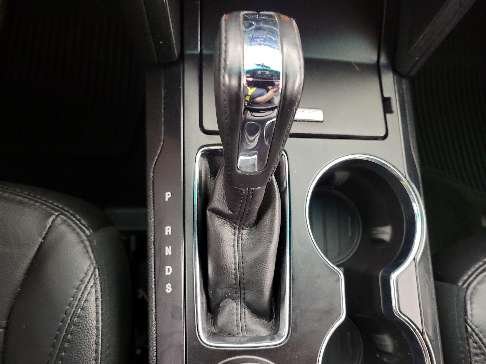 Thumbnail: 2016 Ford Explorer - 15