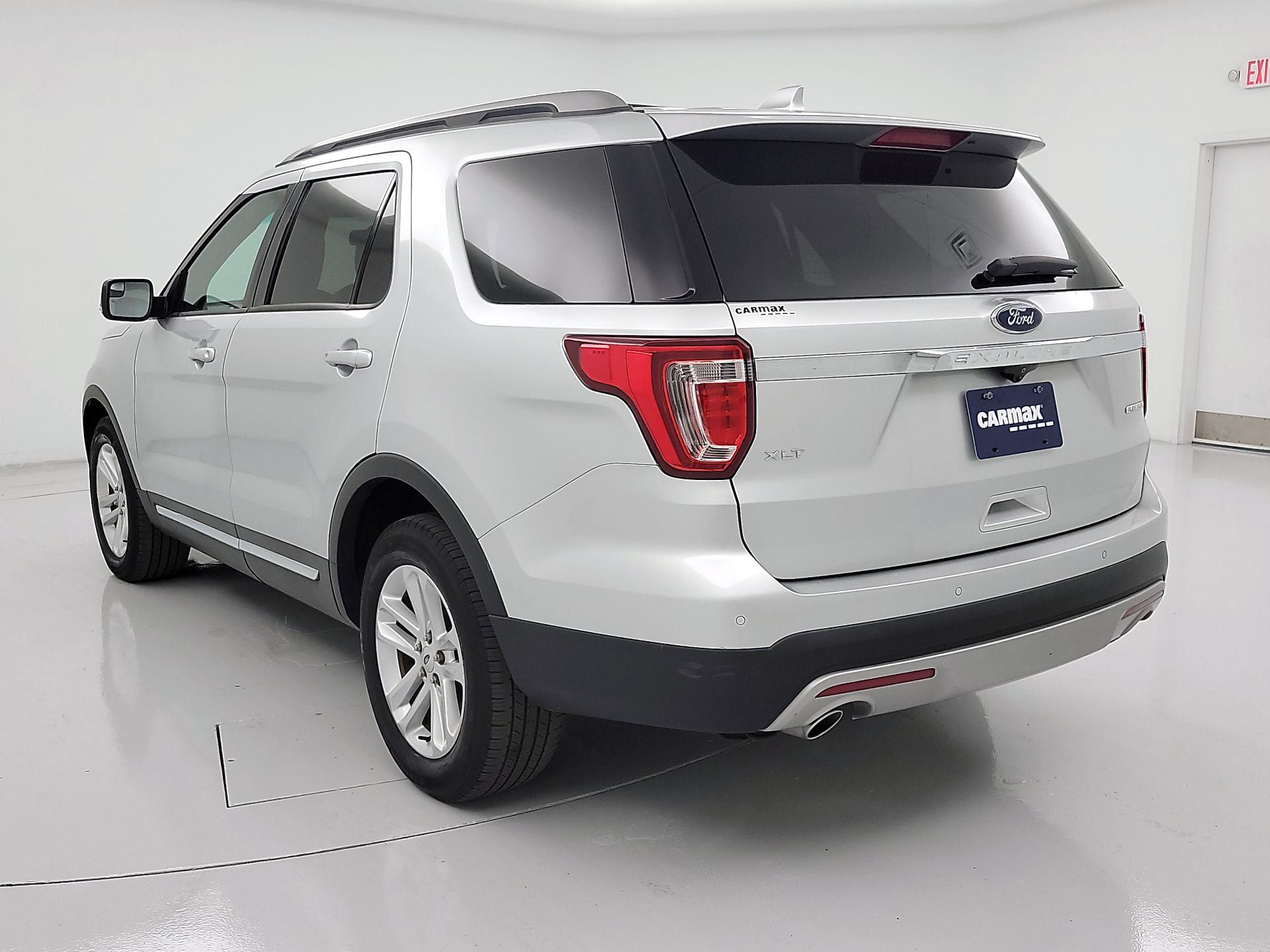 Thumbnail: 2016 Ford Explorer - 7