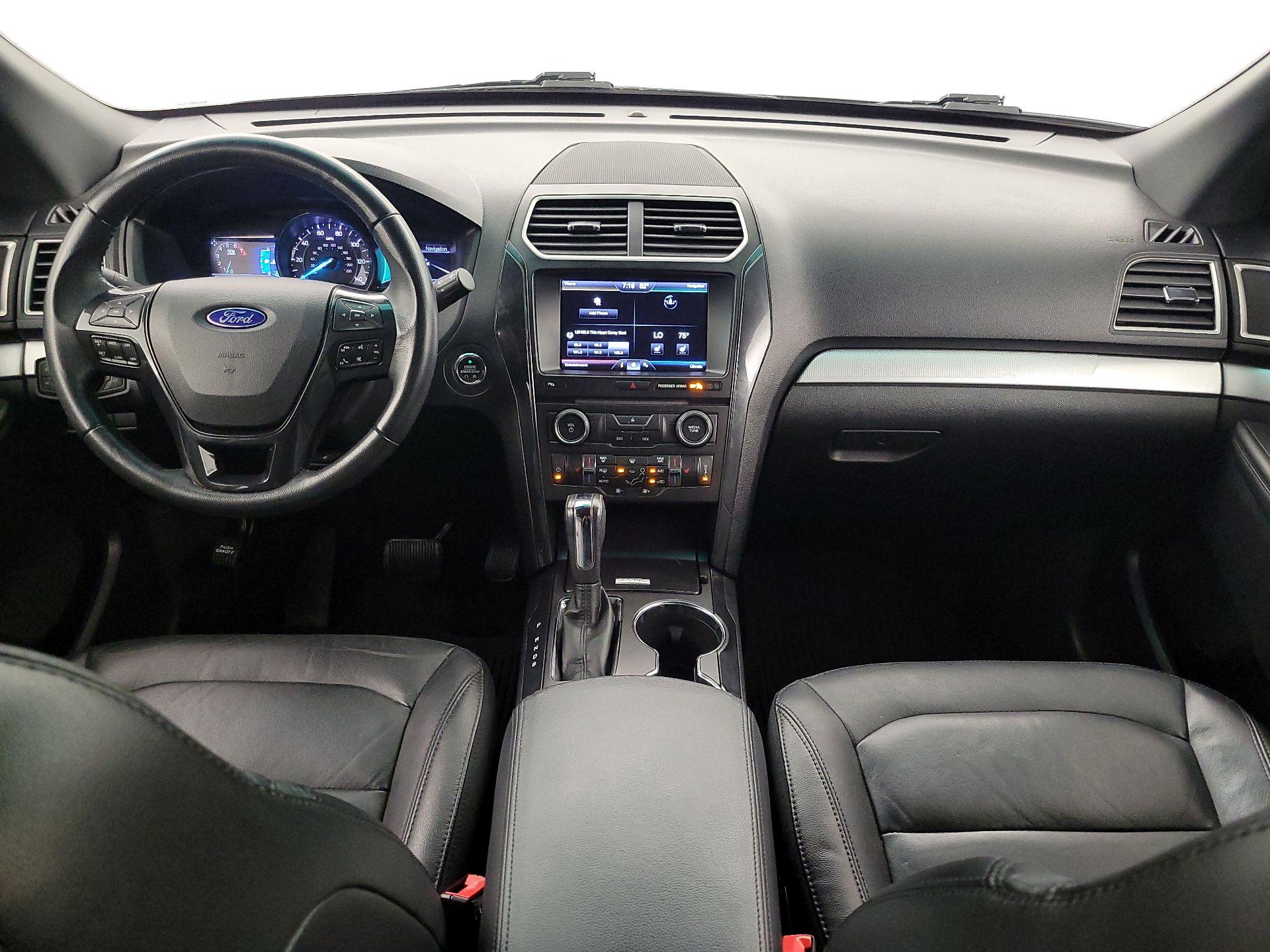 Thumbnail: 2016 Ford Explorer - 8