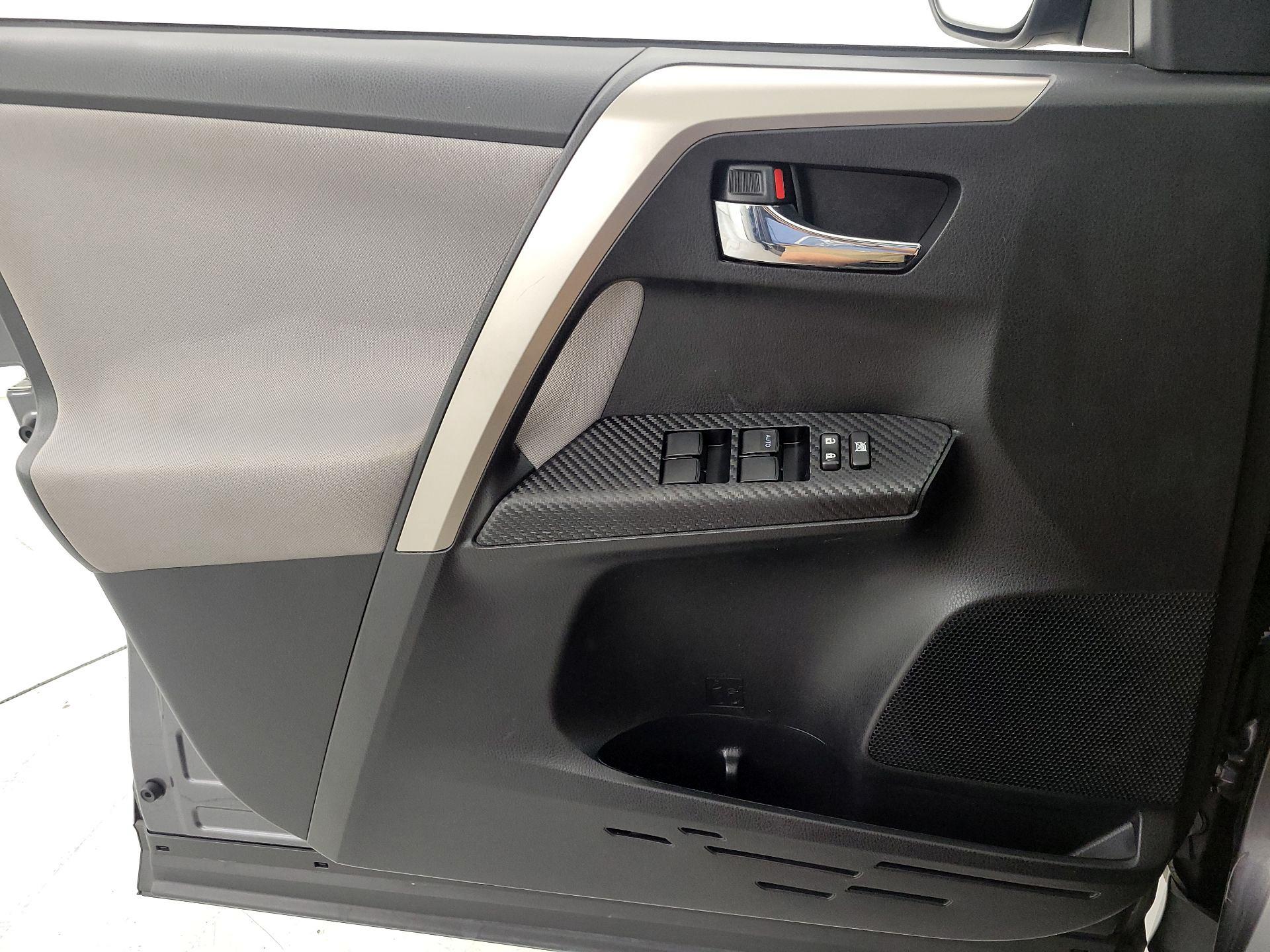 Thumbnail: 2014 Toyota RAV4 - 12